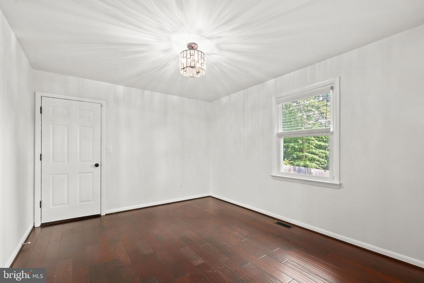 1308 Washington Drive photo 8
