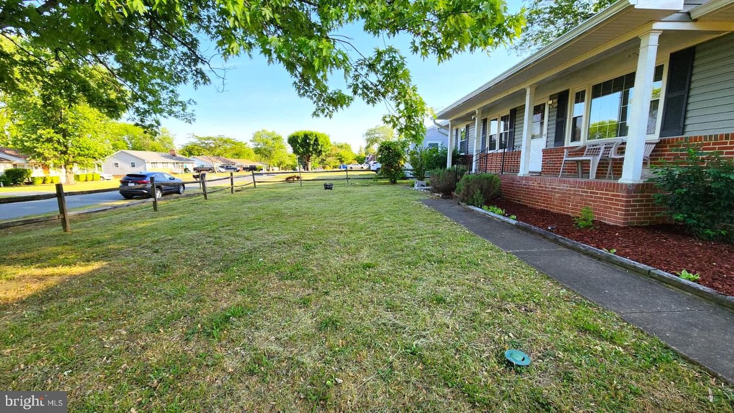 913 Eastern View Drive photo 5