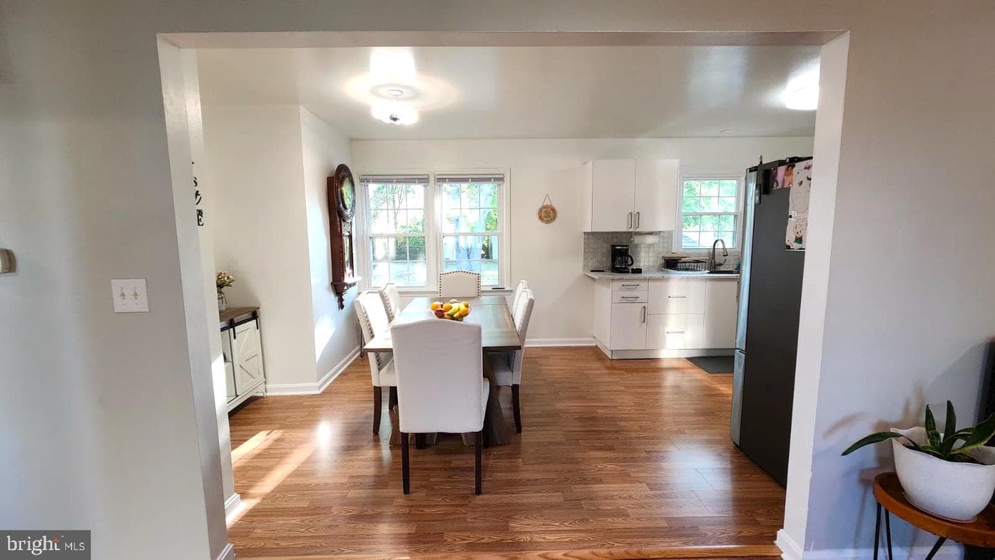 913 Eastern View Drive photo 9