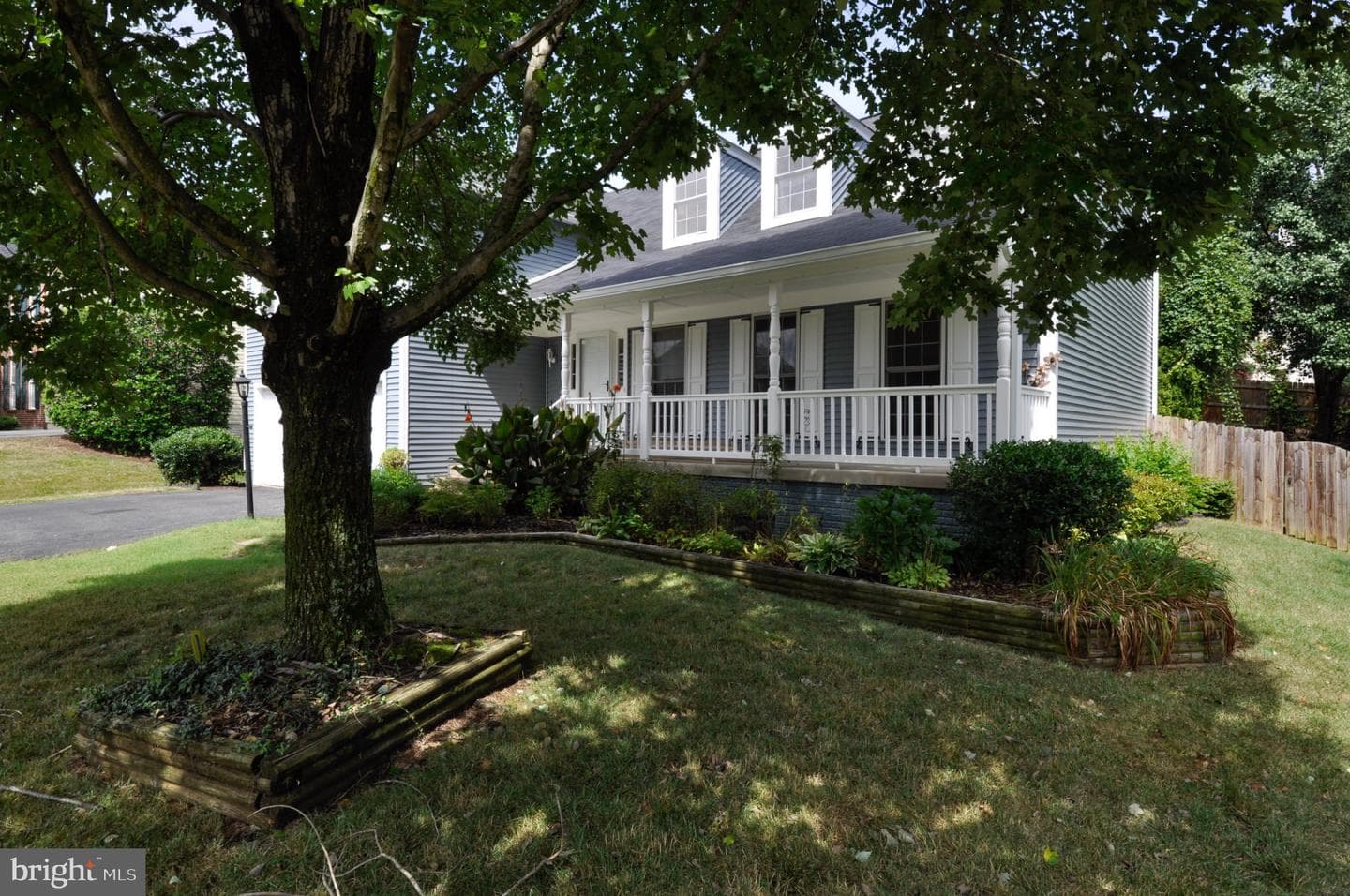 17 Sydney Lane photo 3