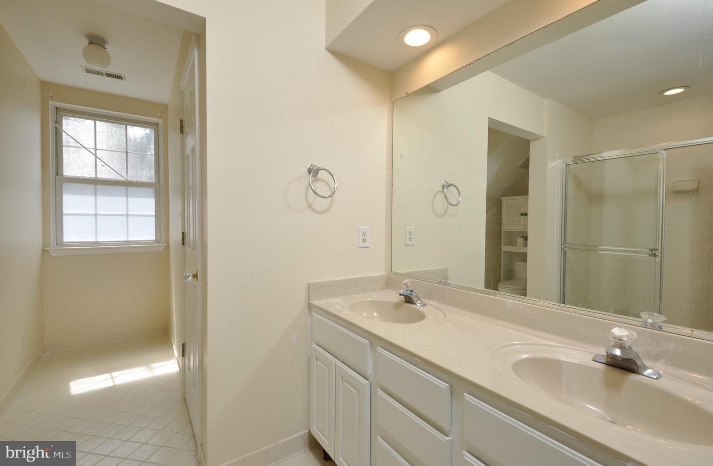17 Sydney Lane photo 43