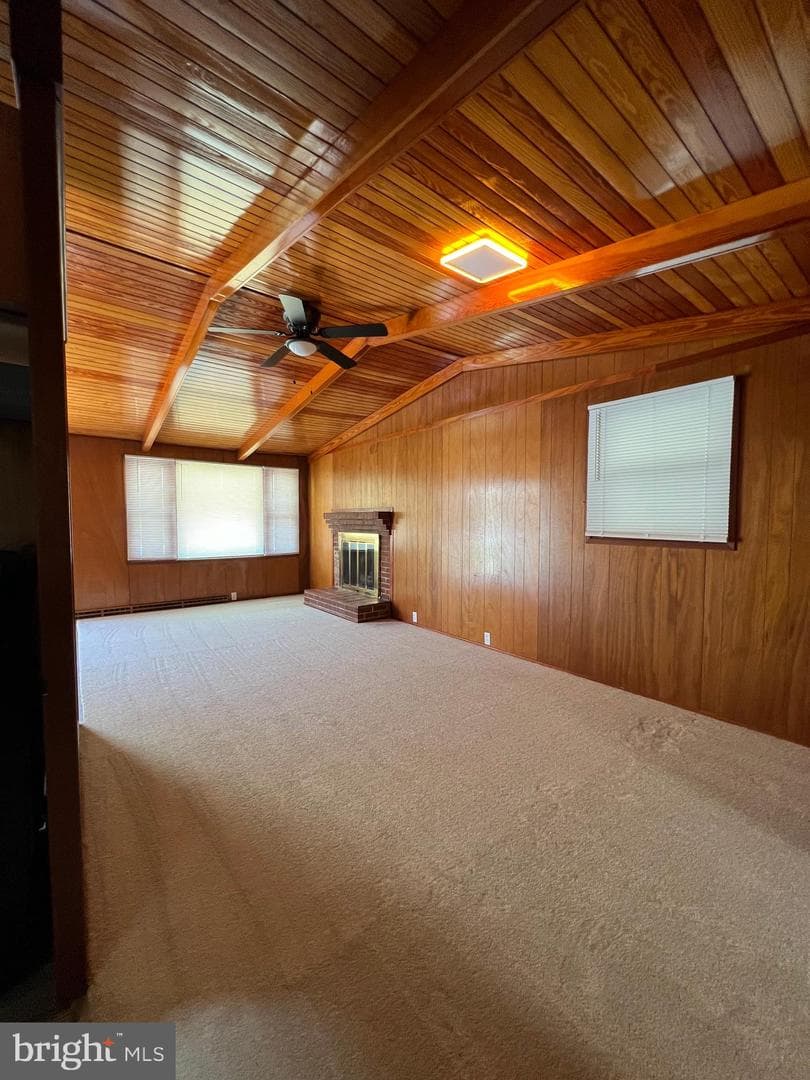 100 Leeland Road photo 4