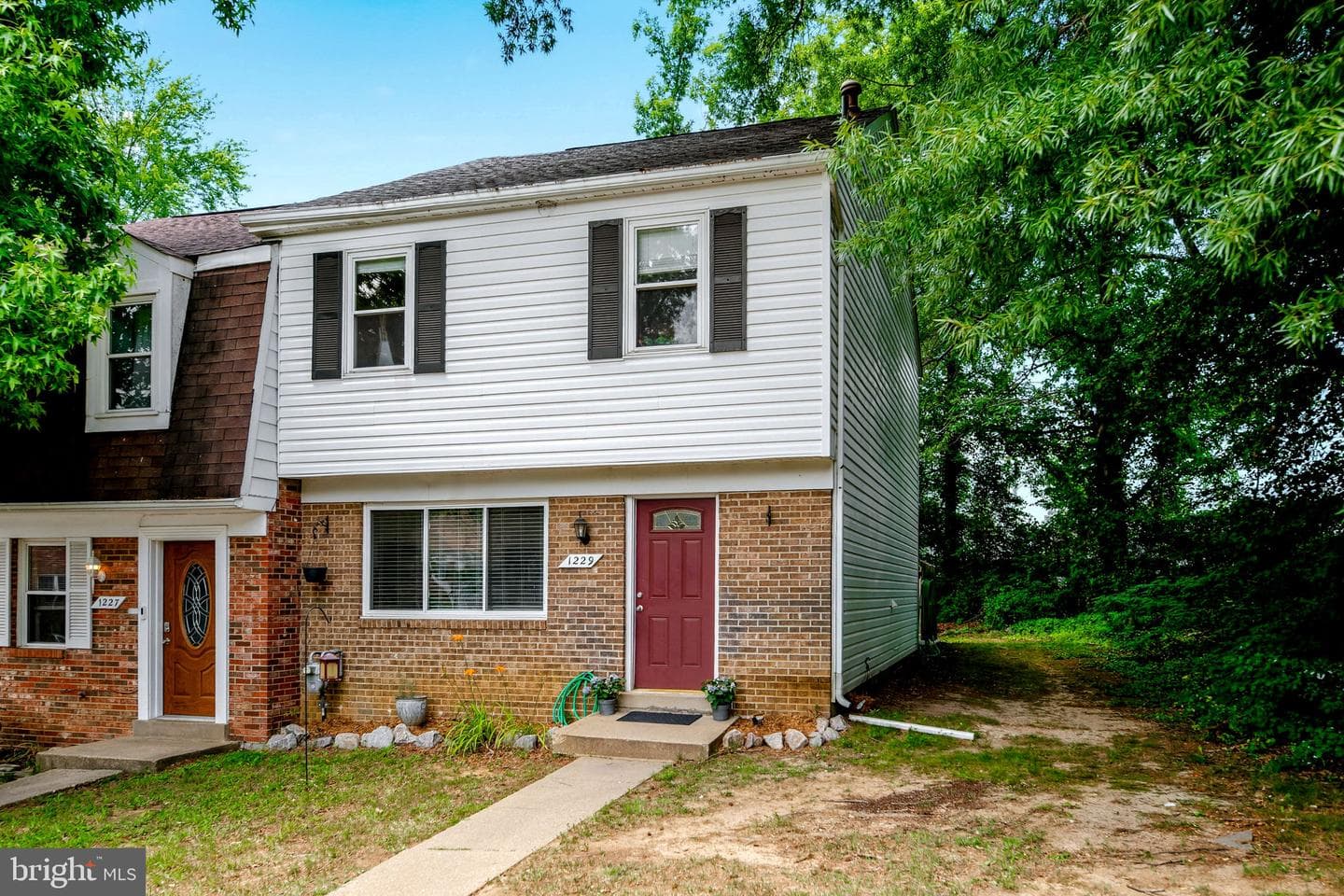 1229 Thomas Jefferson Place photo 2
