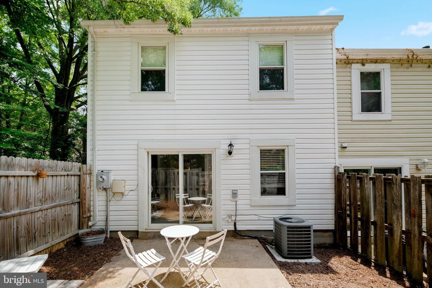 1229 Thomas Jefferson Place photo 35