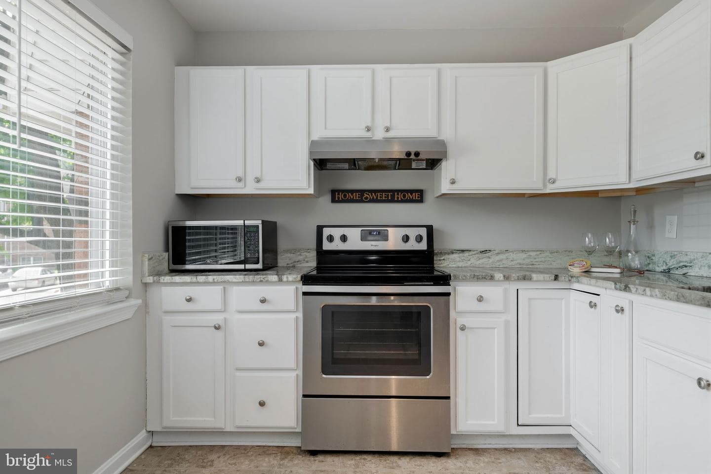 1229 Thomas Jefferson Place photo 5