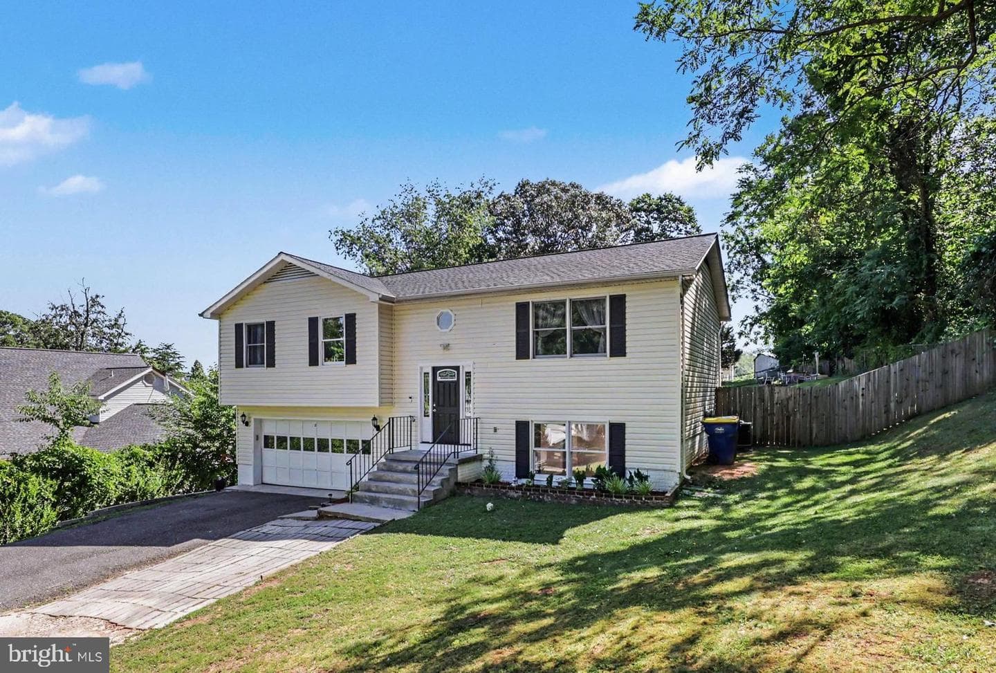 8 B Vue Avenue photo 3