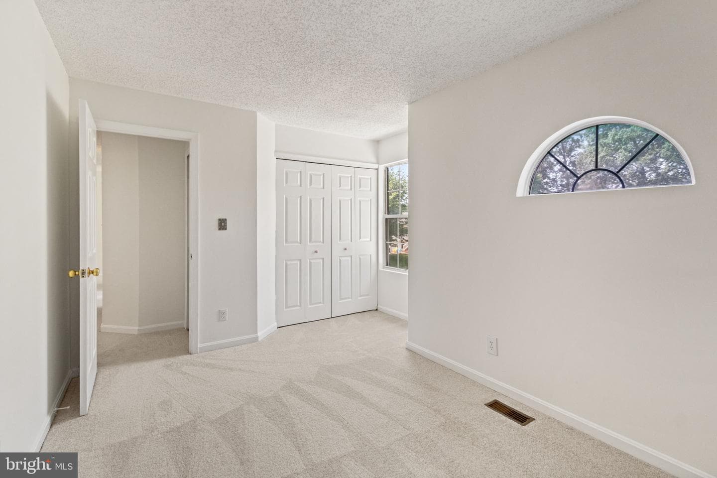 19 Puritan Pl photo 32