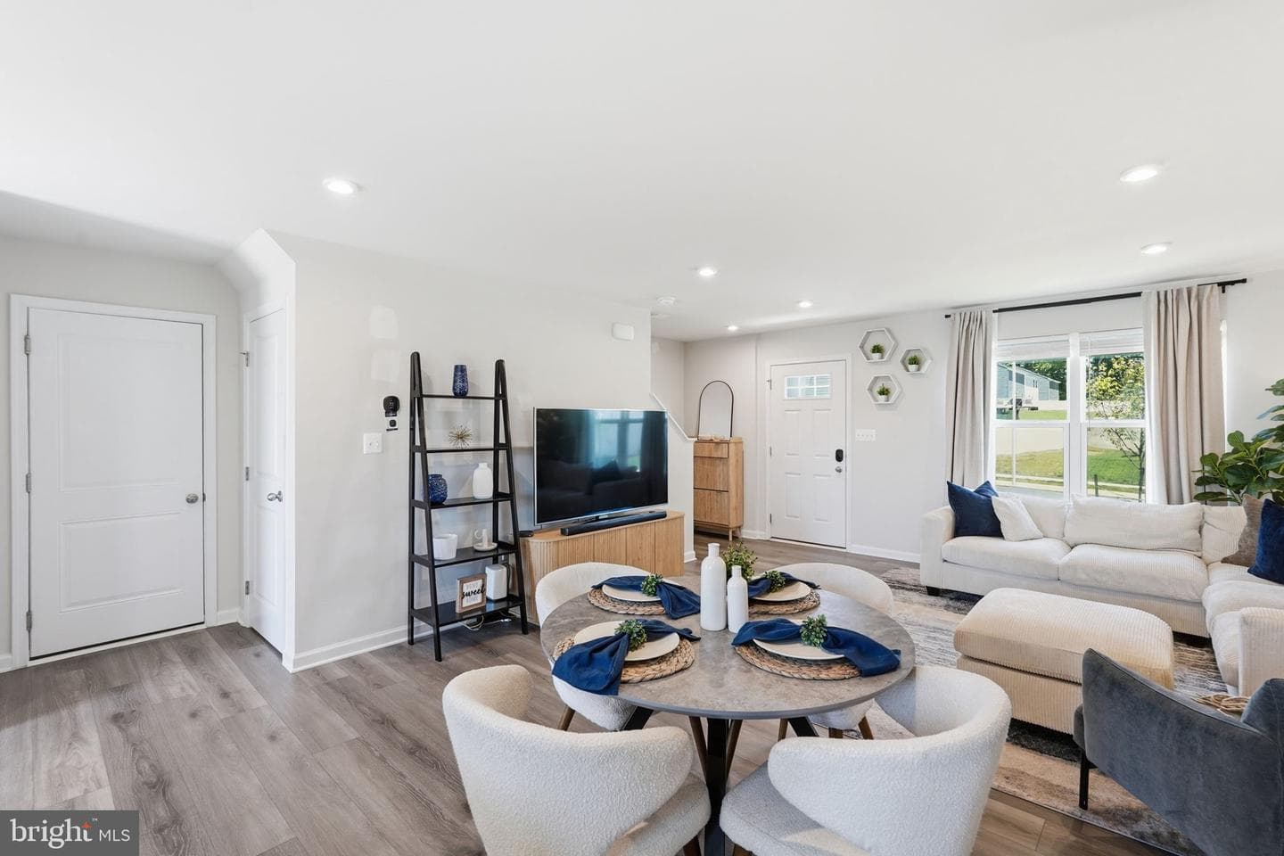 1704 Nebula Lane photo 6