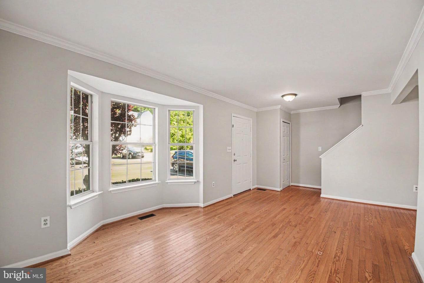404 Kings Crest Drive photo 4