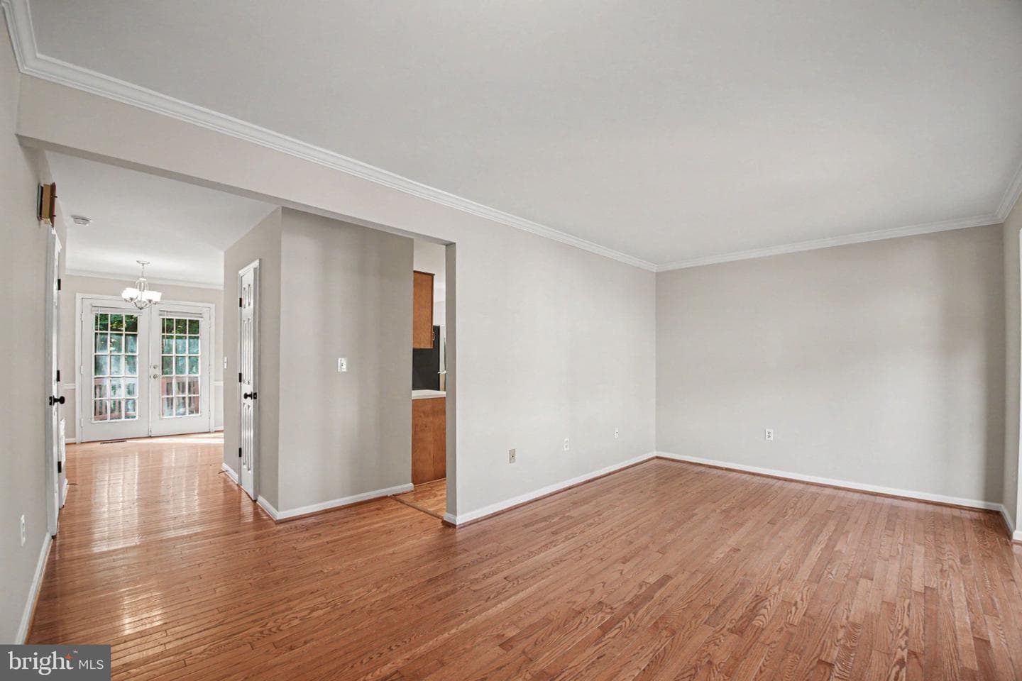 404 Kings Crest Drive photo 5