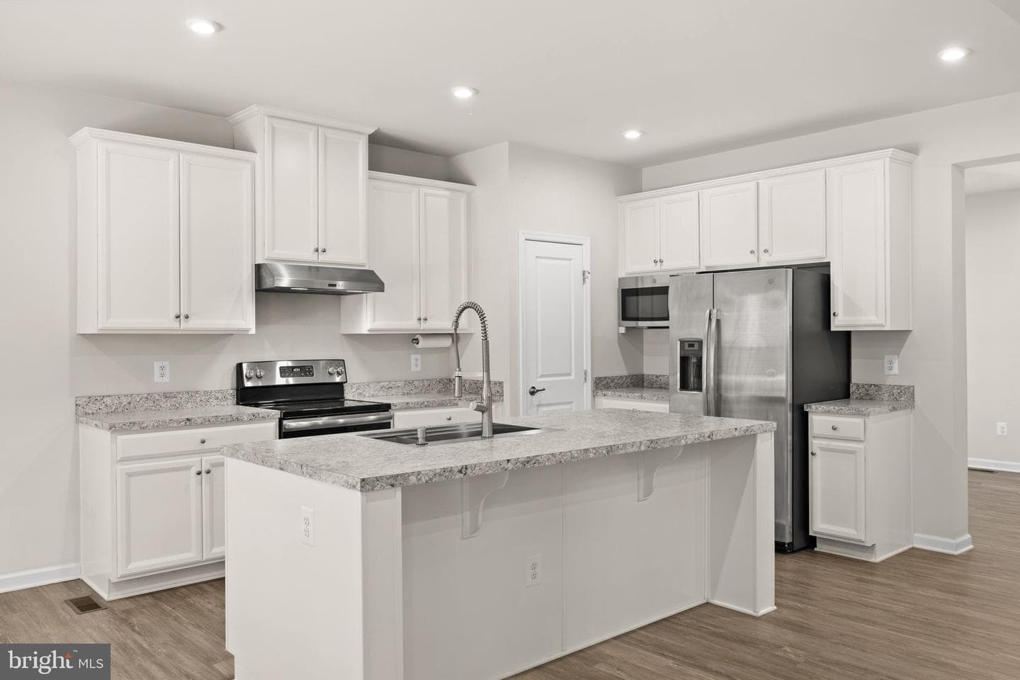 124 Brooke Village Drive photo 5