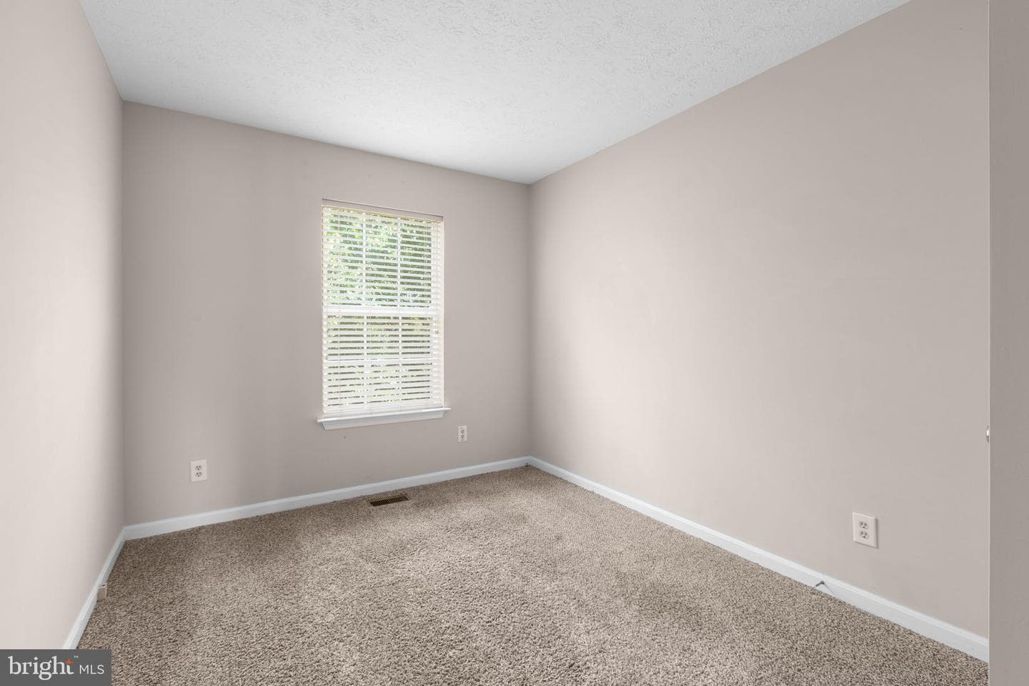 204 Sterling Court photo 27