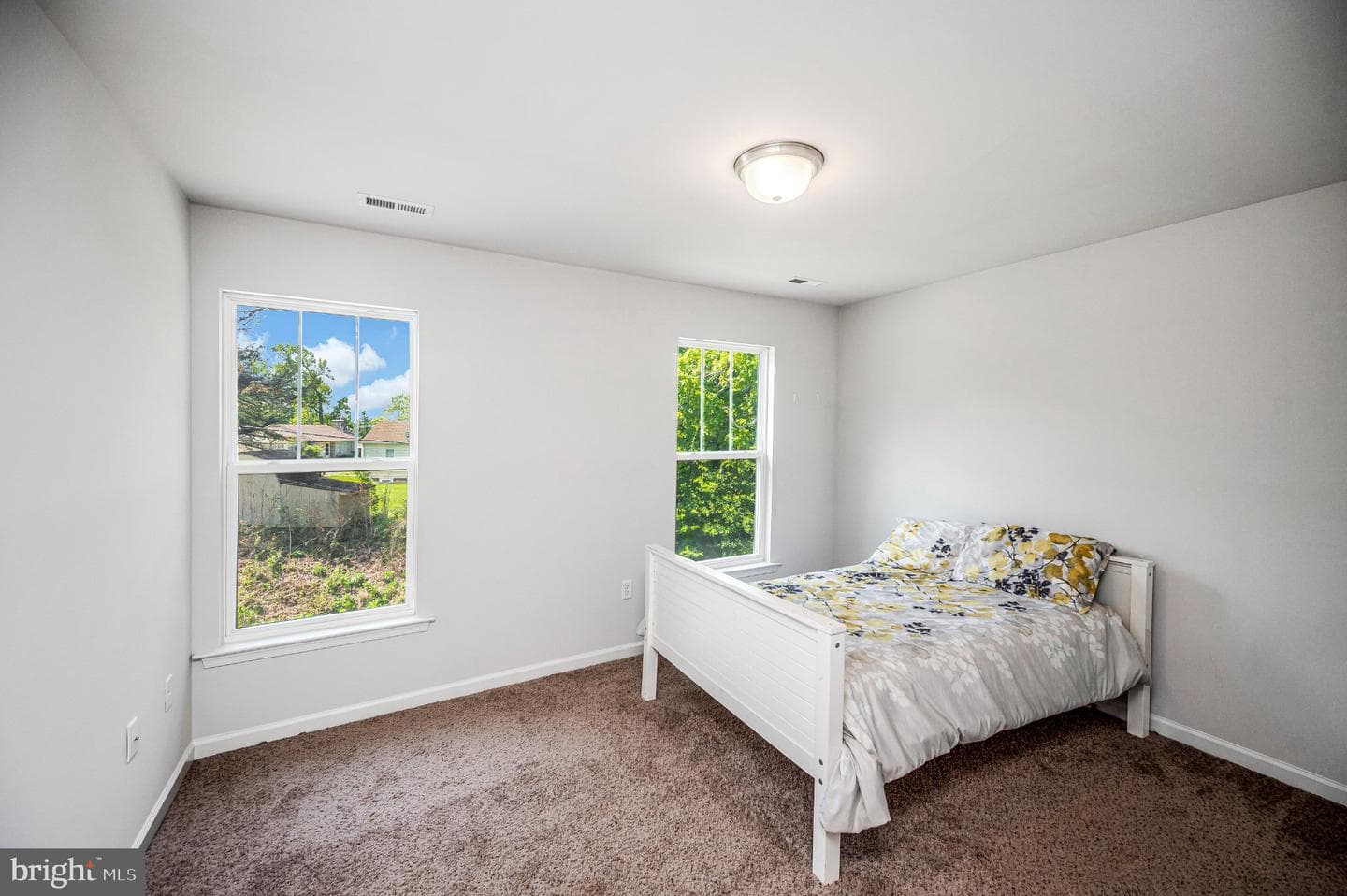 121 Forbes St photo 25