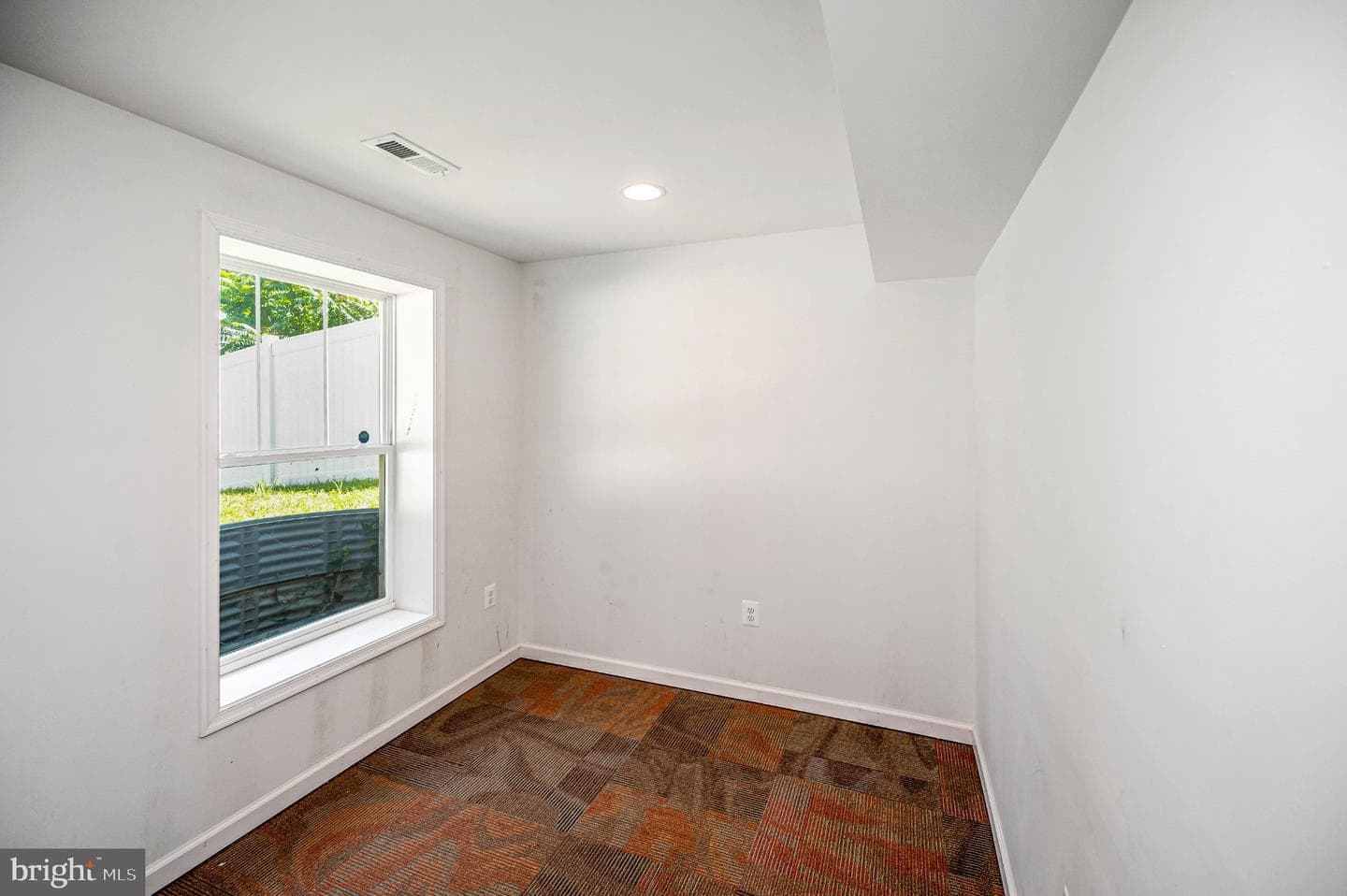 121 Forbes St photo 29