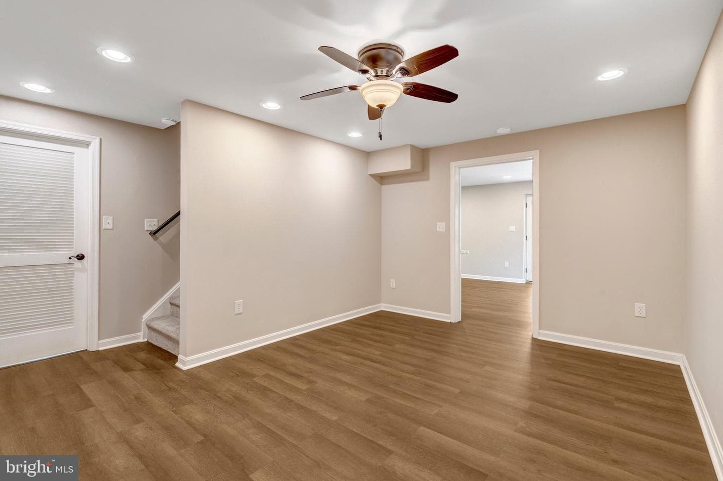 3 Planters Place photo 44