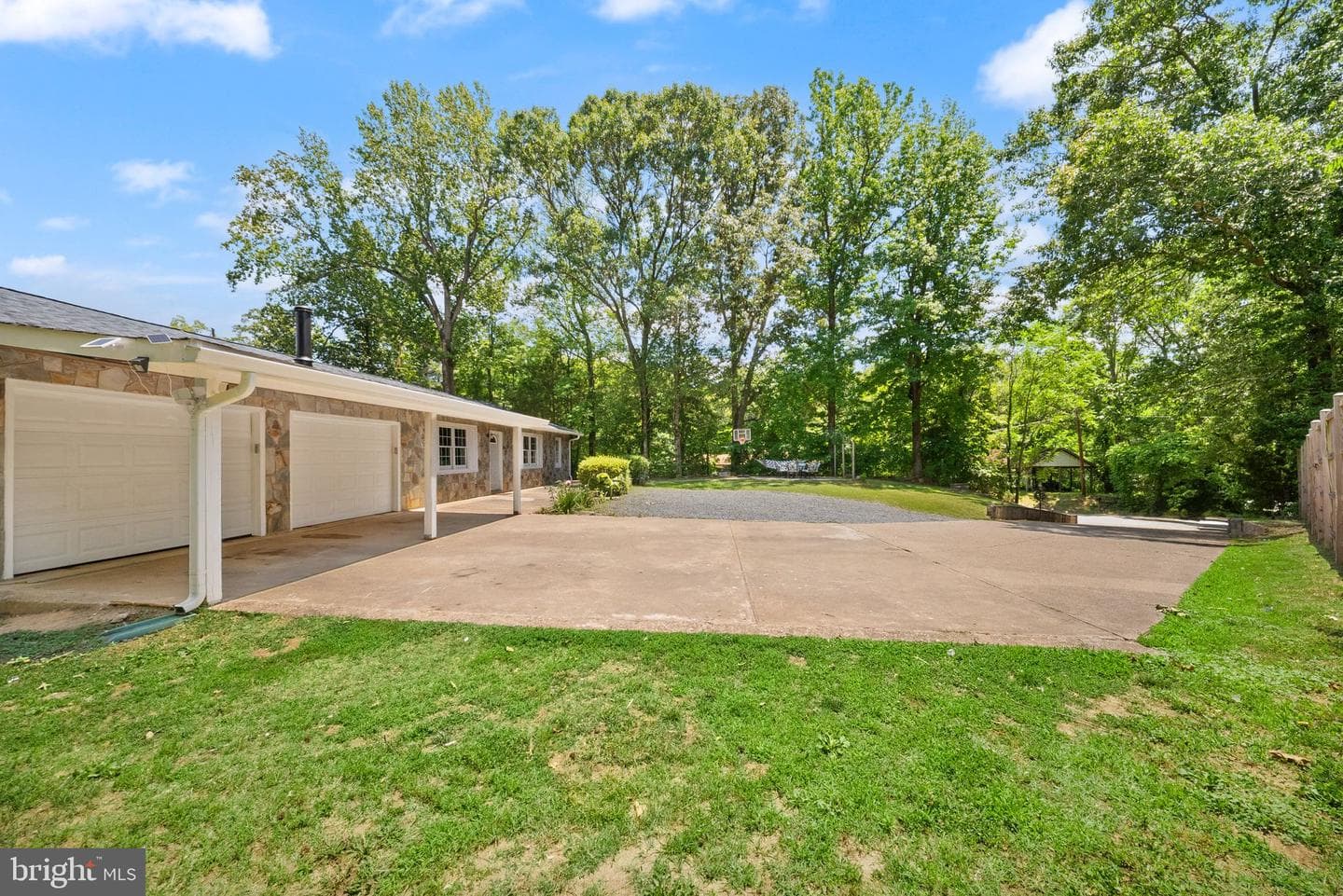 23 Walker Way photo 6