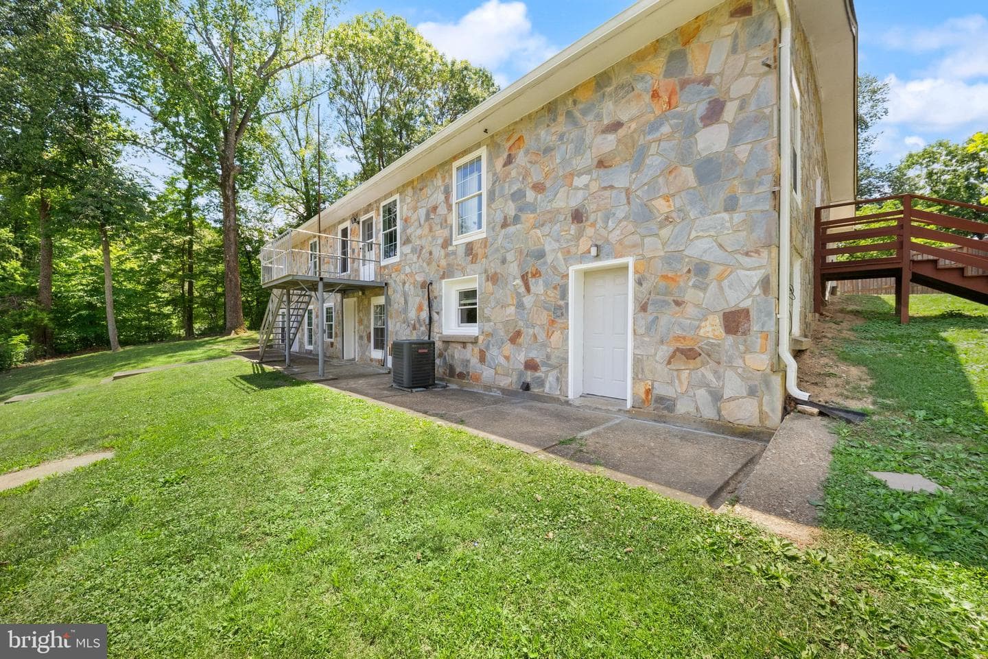23 Walker Way photo 70