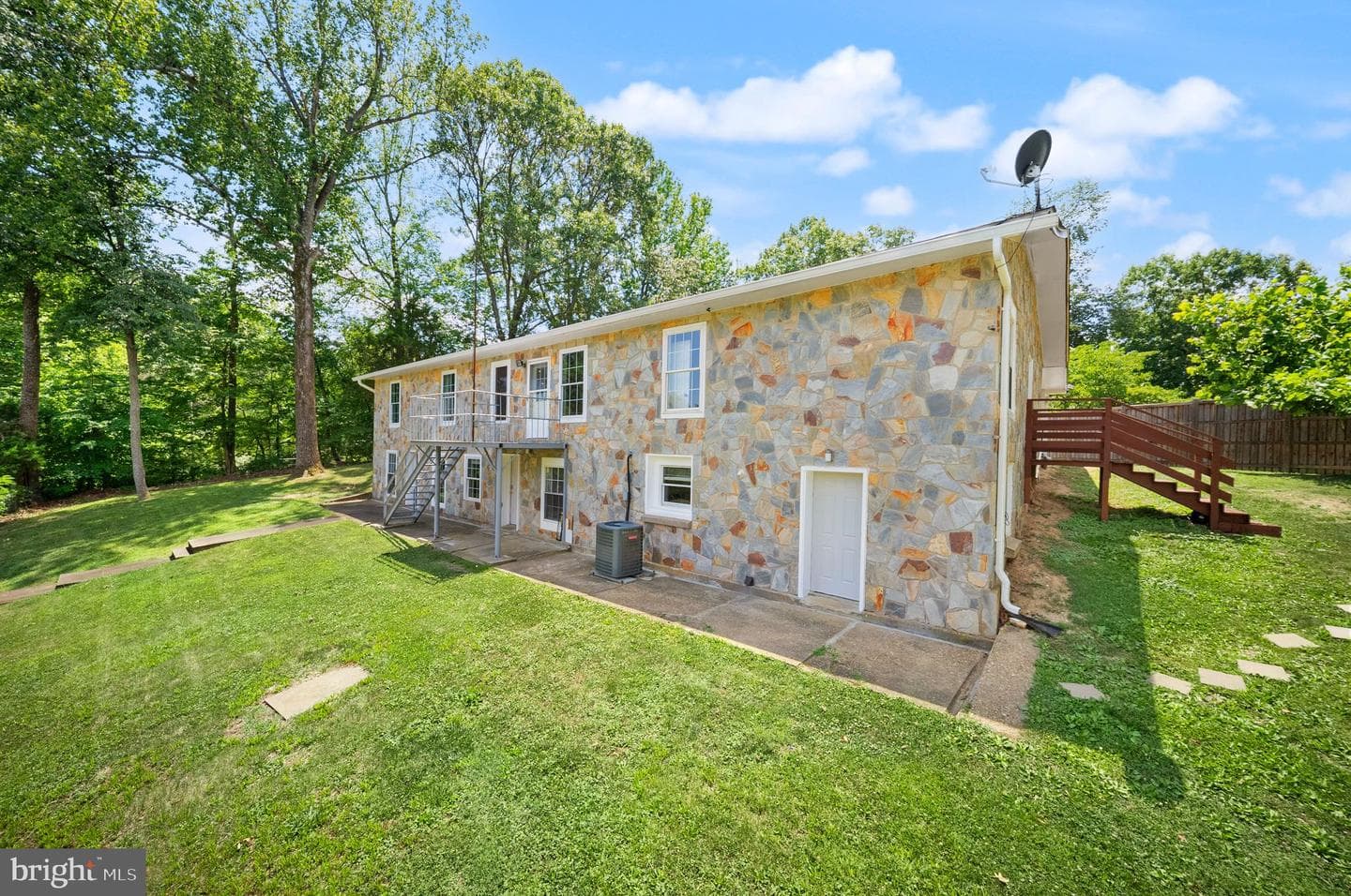 23 Walker Way photo 71