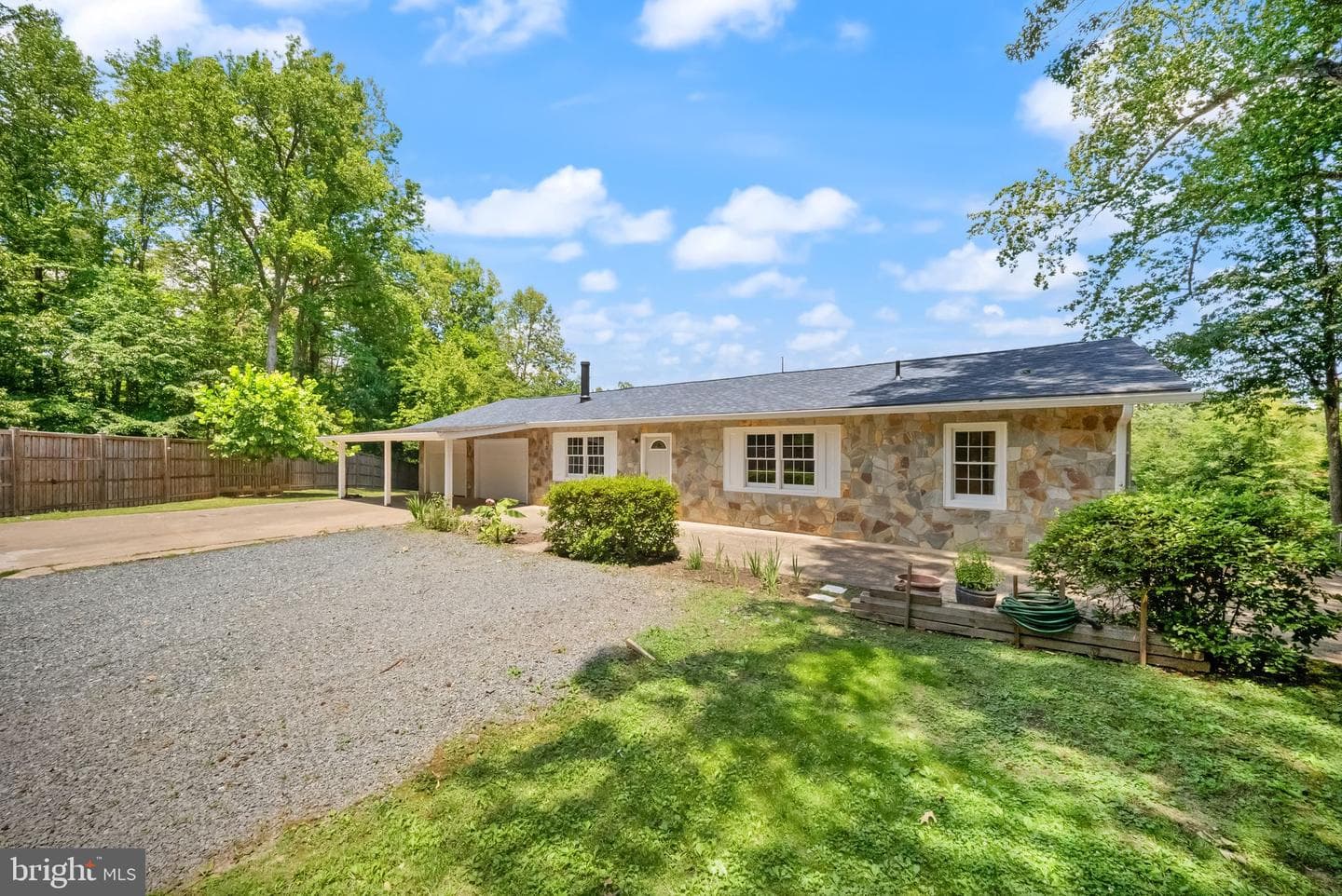 23 Walker Way photo 9