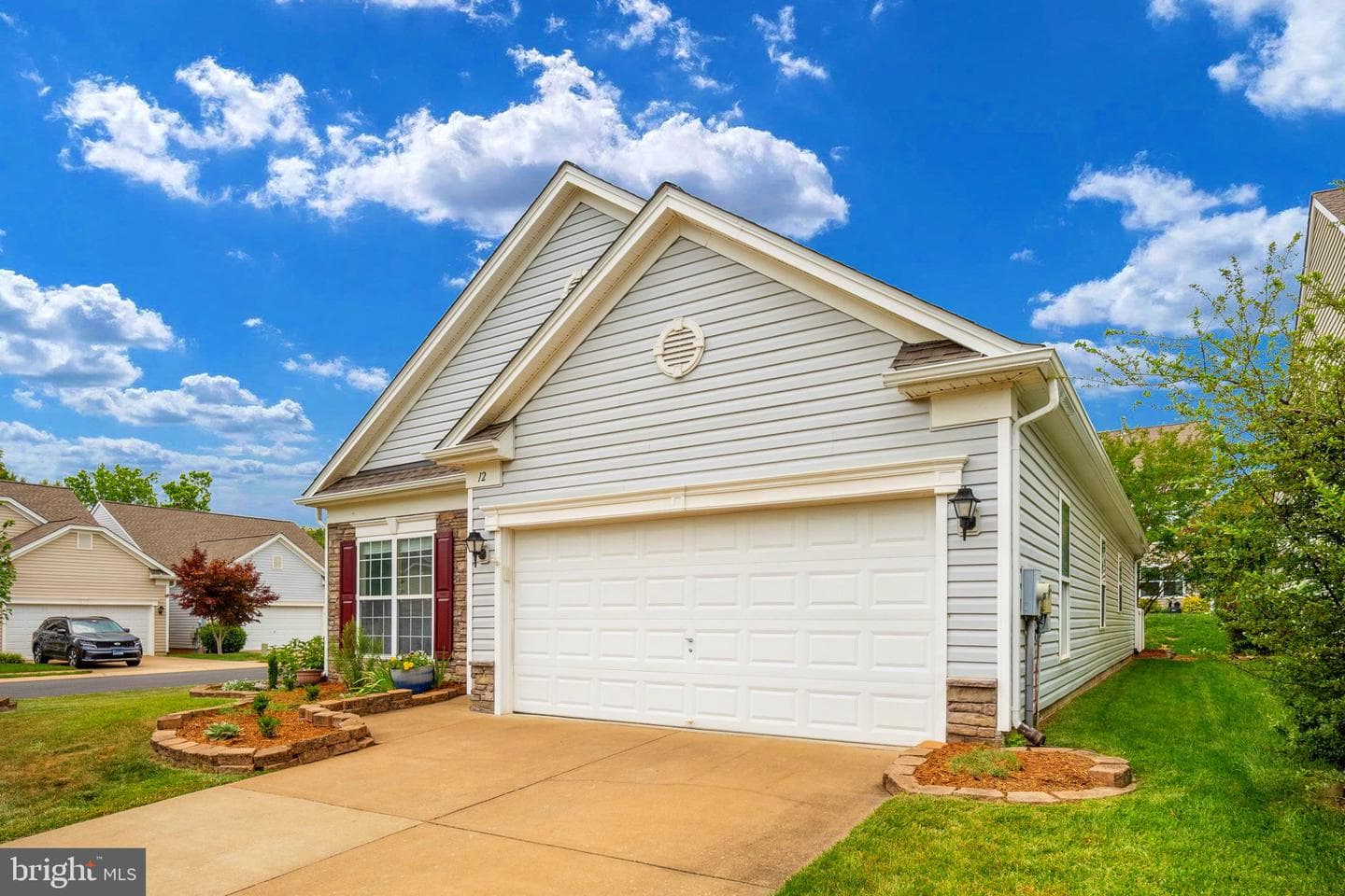 12 Hanover Drive photo 3