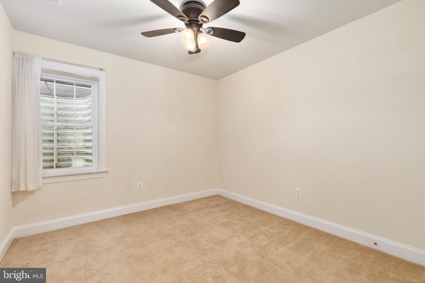 250 Lerose Drive photo 31