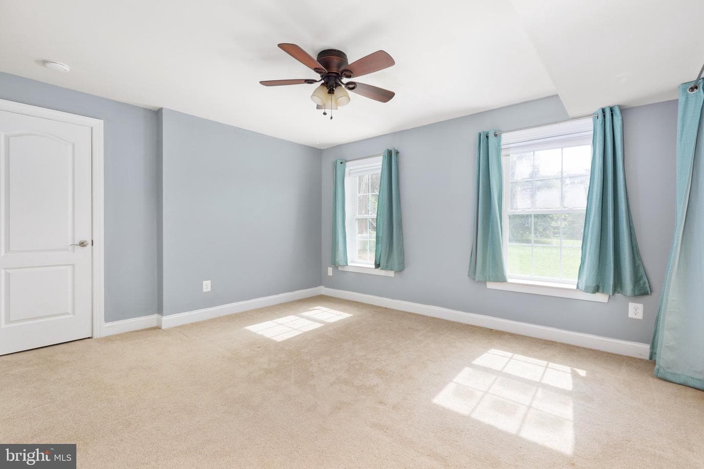 250 Lerose Drive photo 33