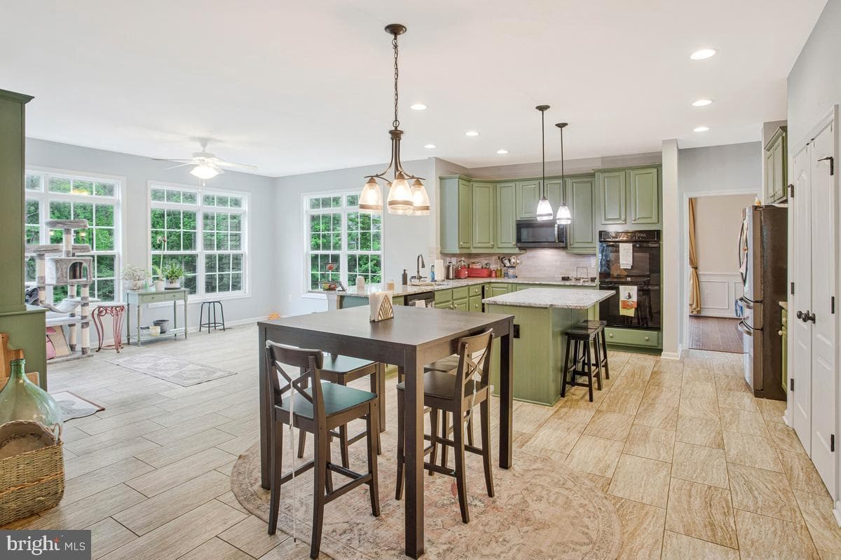 15 Burke Drive photo 16