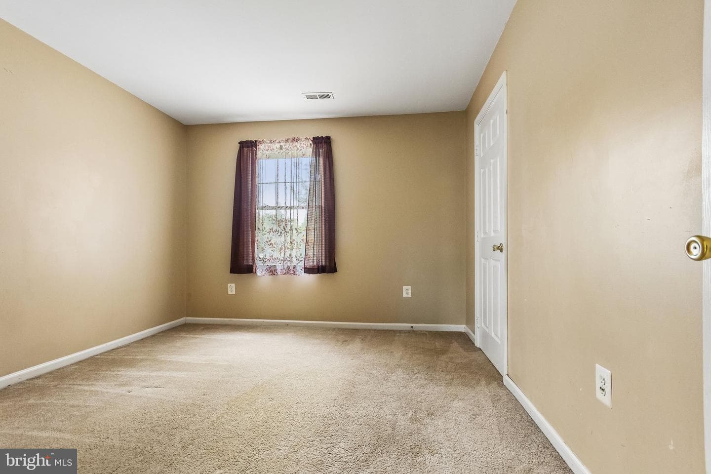 3 Neville Court photo 15