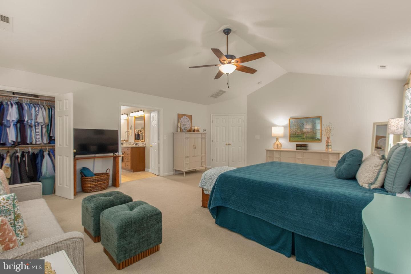 24 Tavern Road photo 38