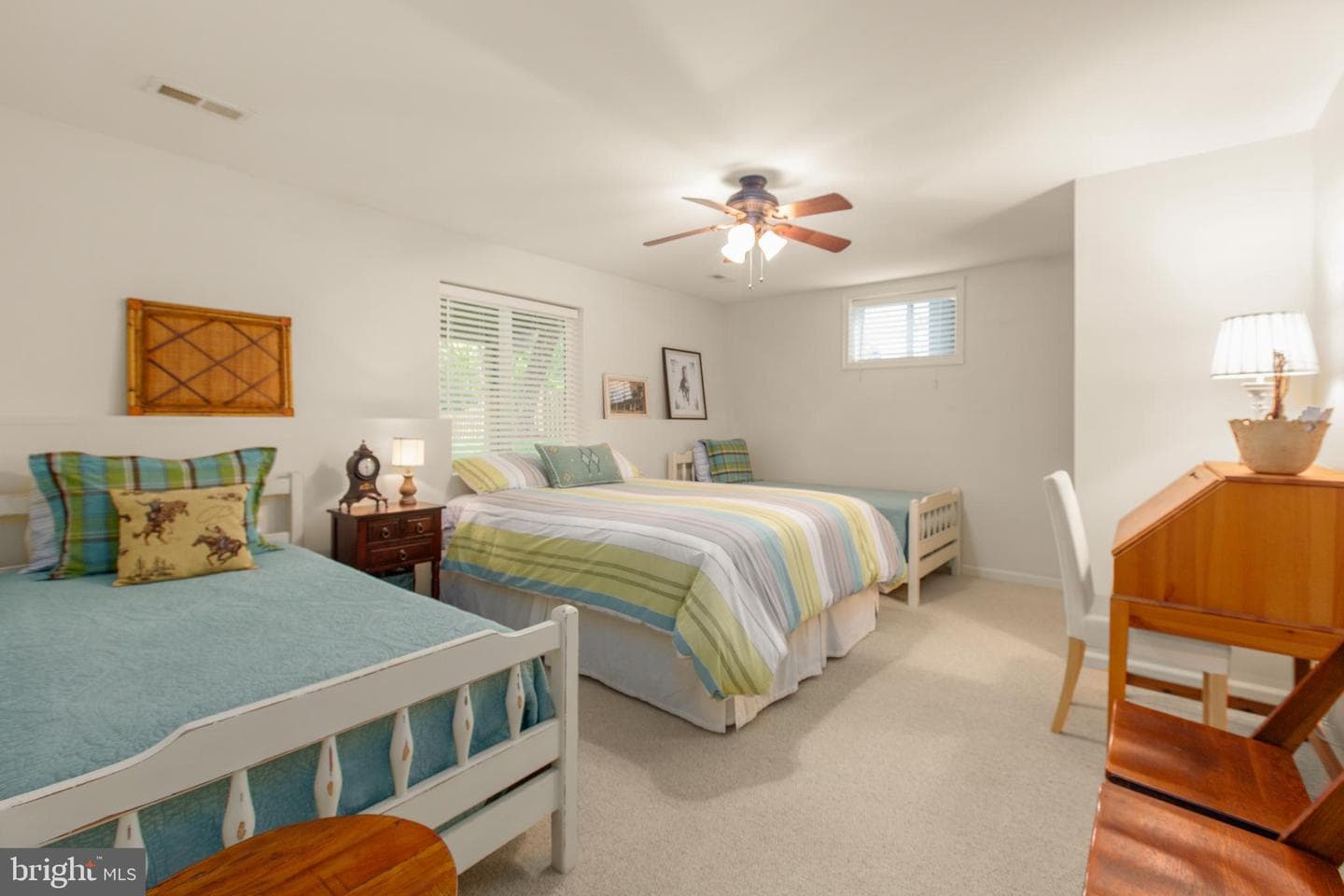 24 Tavern Road photo 62