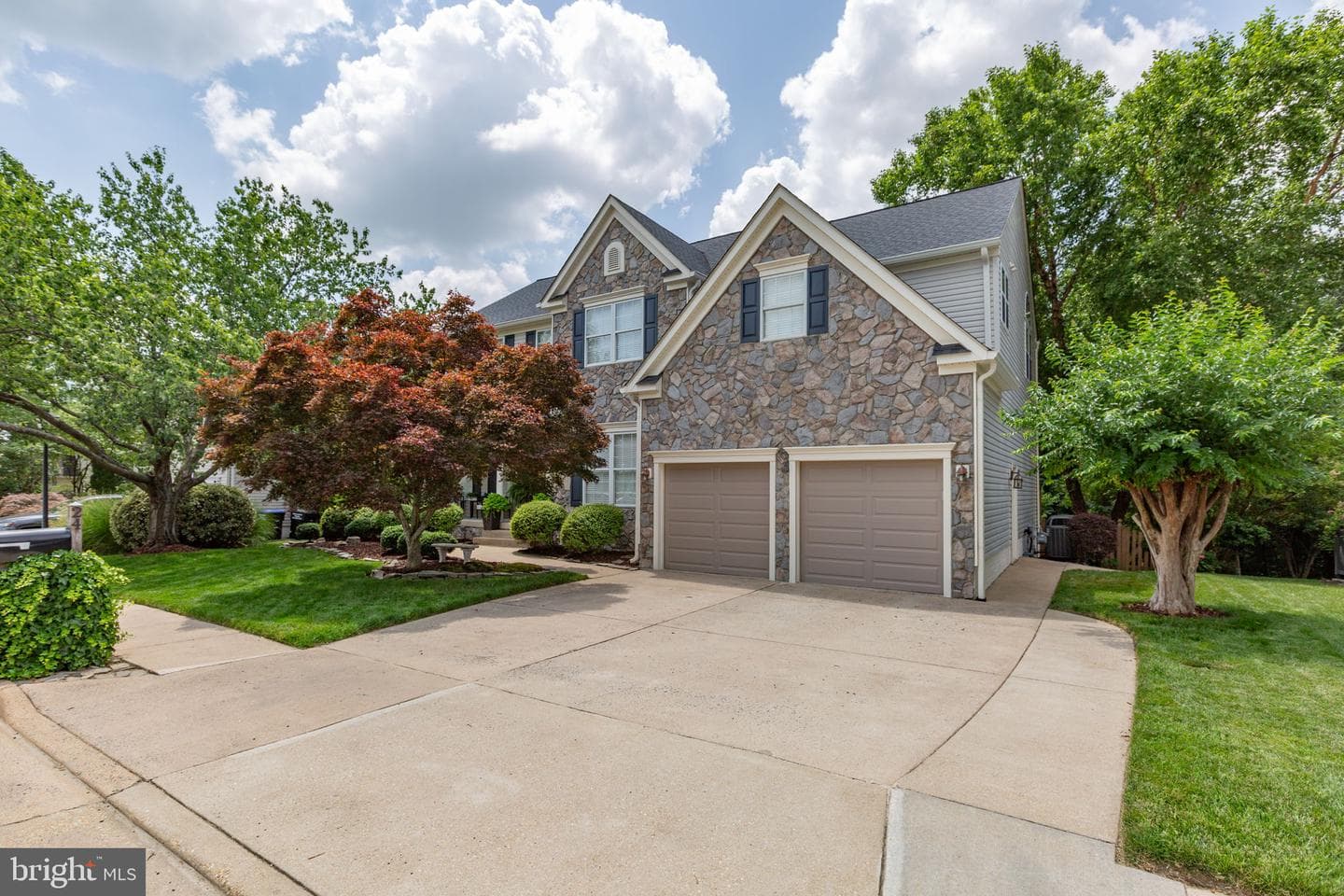 24 Tavern Road photo 86