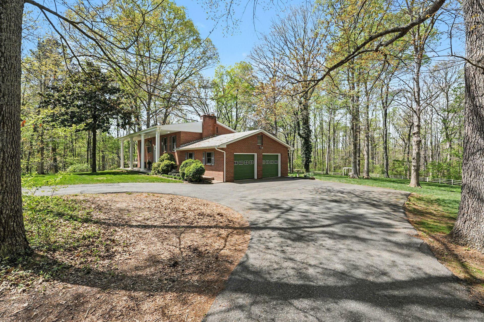 86 Mockingbird Lane photo 3