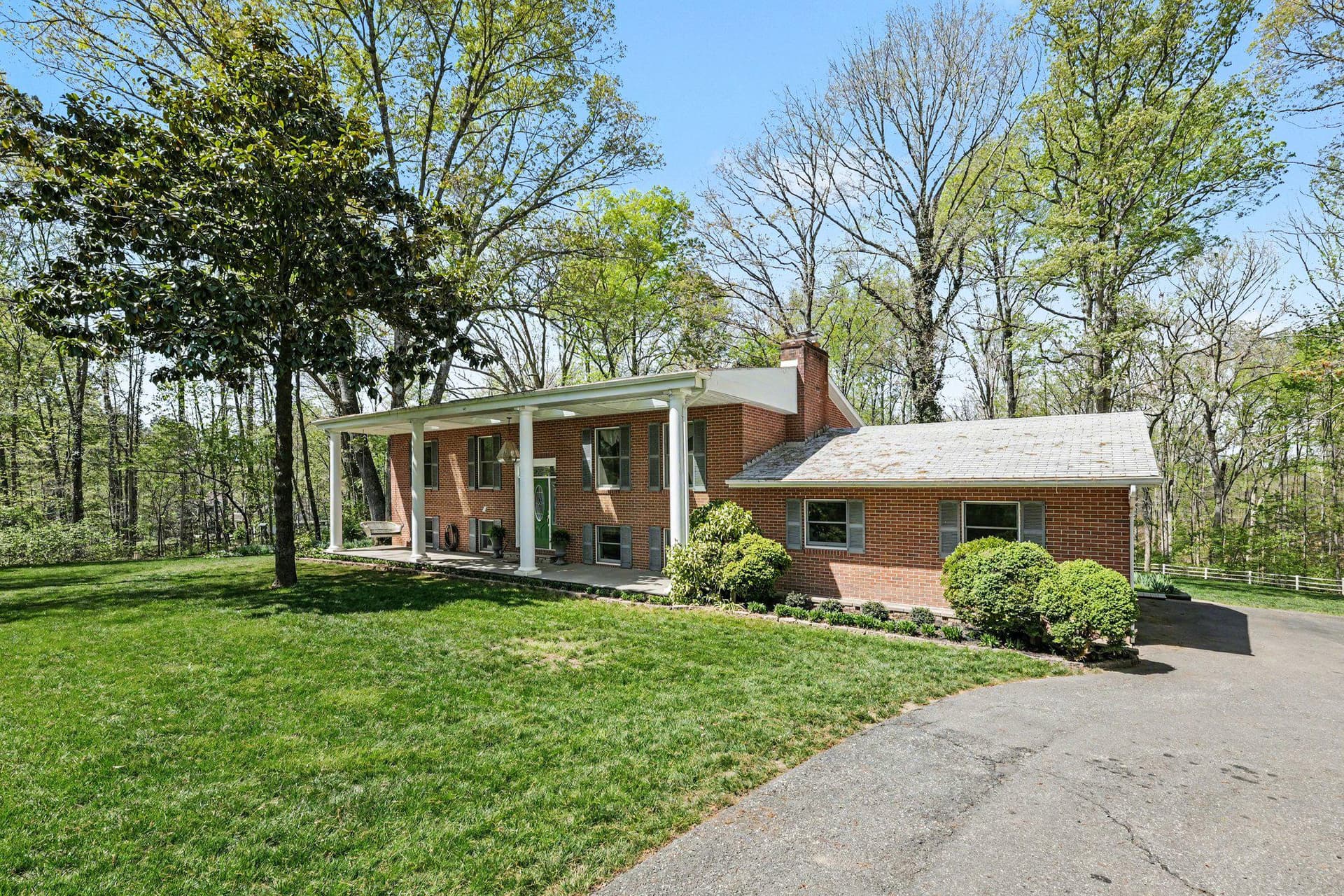 86 Mockingbird Lane photo 4