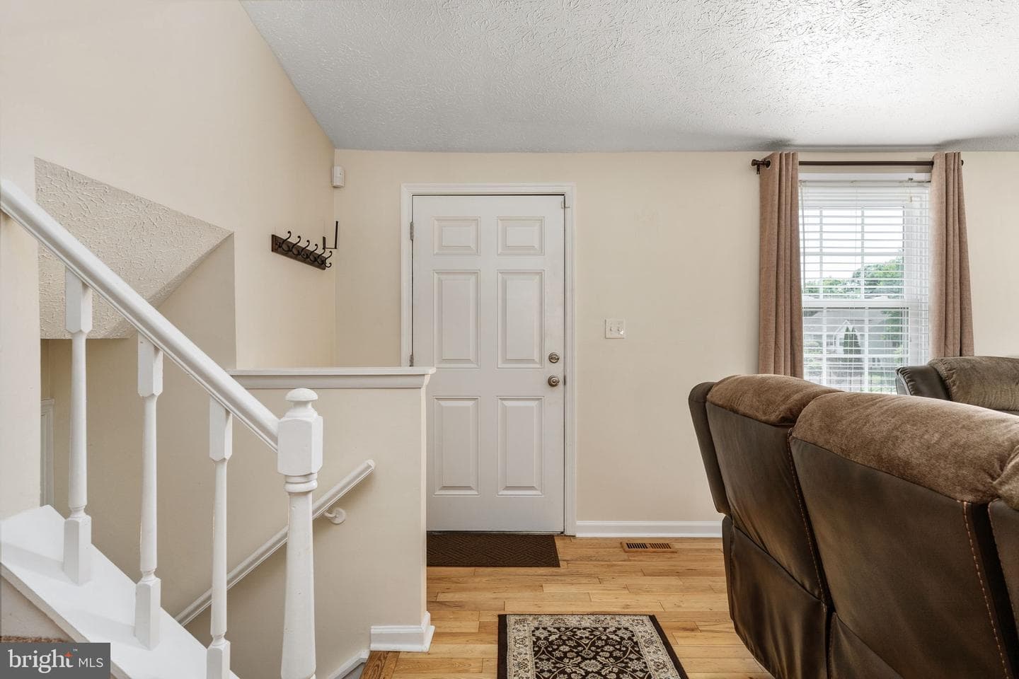 400 Collingwood Drive photo 8