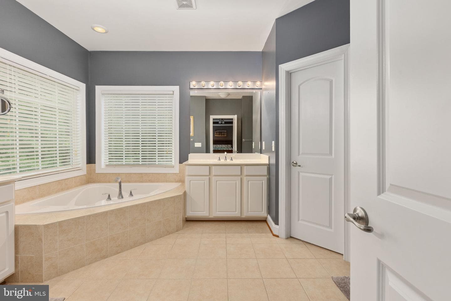 31 Garnet Way photo 62