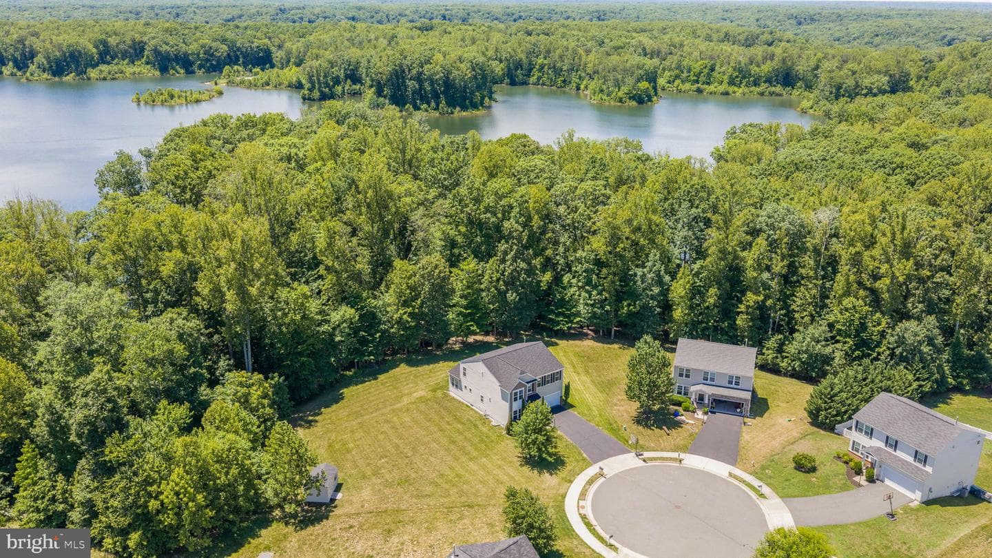 89 Charter Gate Drive, Fredericksburg