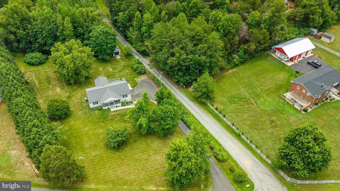465 Spotted Tavern Road photo 4