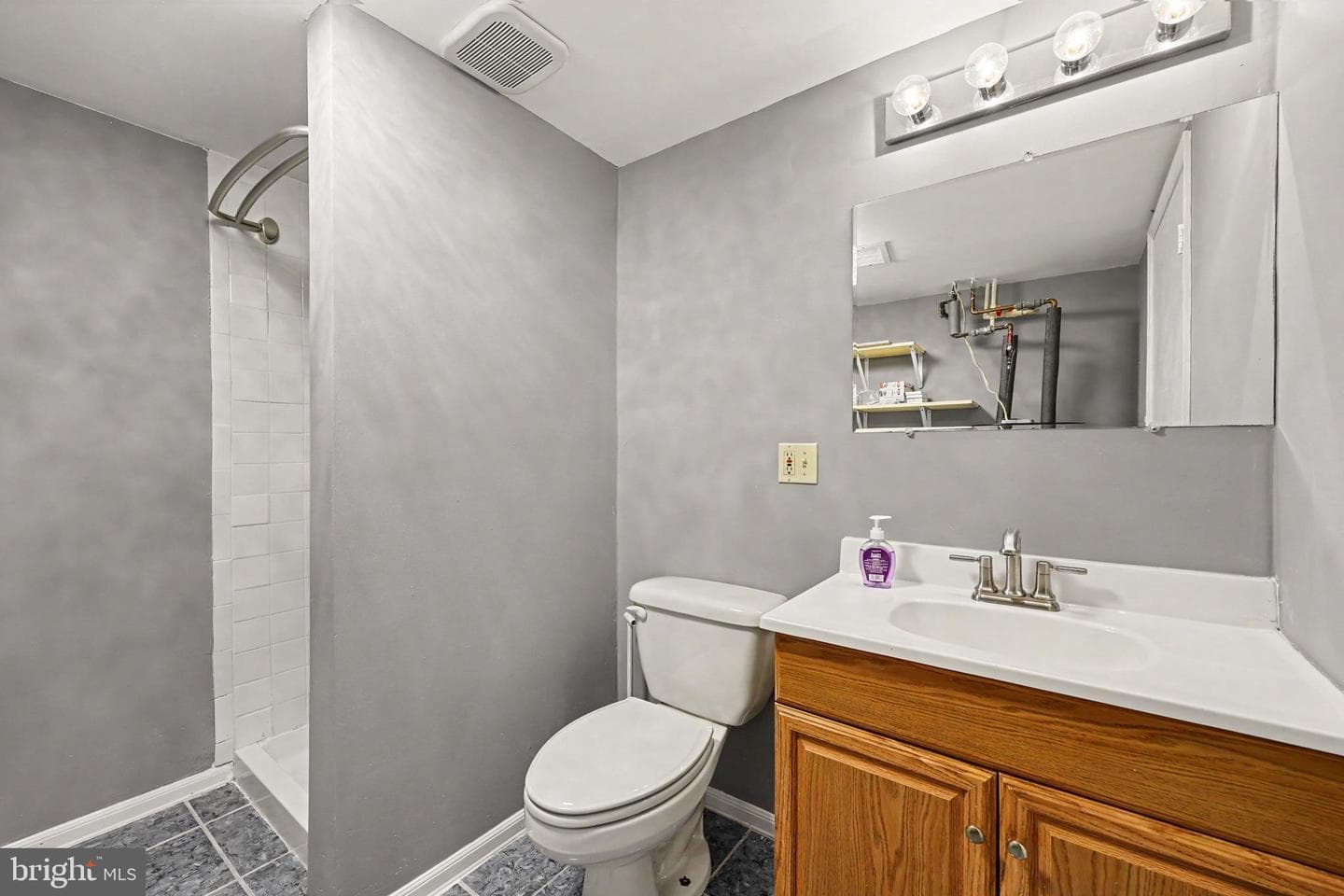 17 Willow Lane photo 9