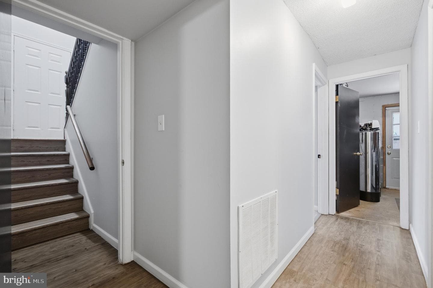 2080 Mountain View Road photo 21