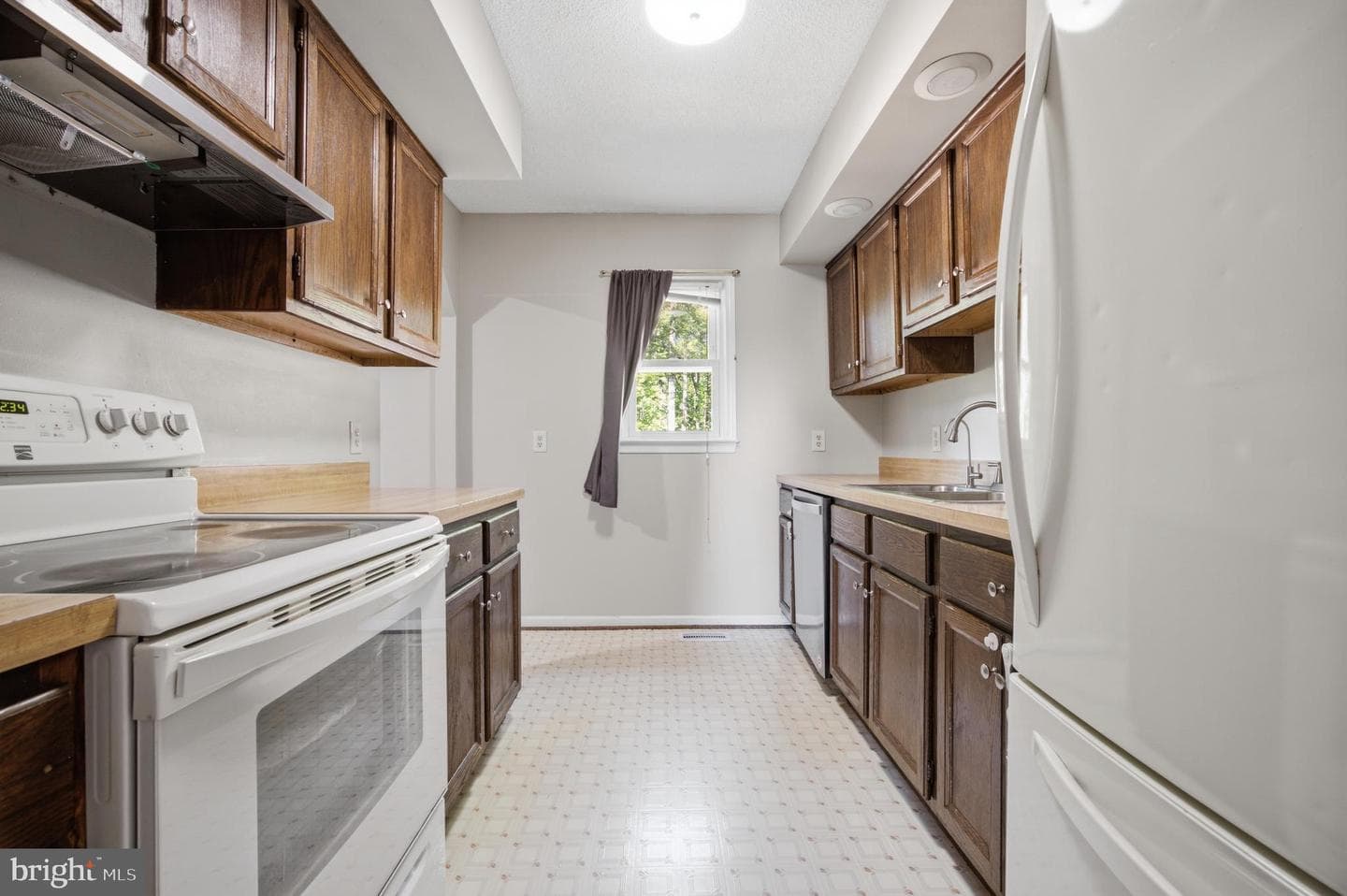 2080 Mountain View Road photo 9