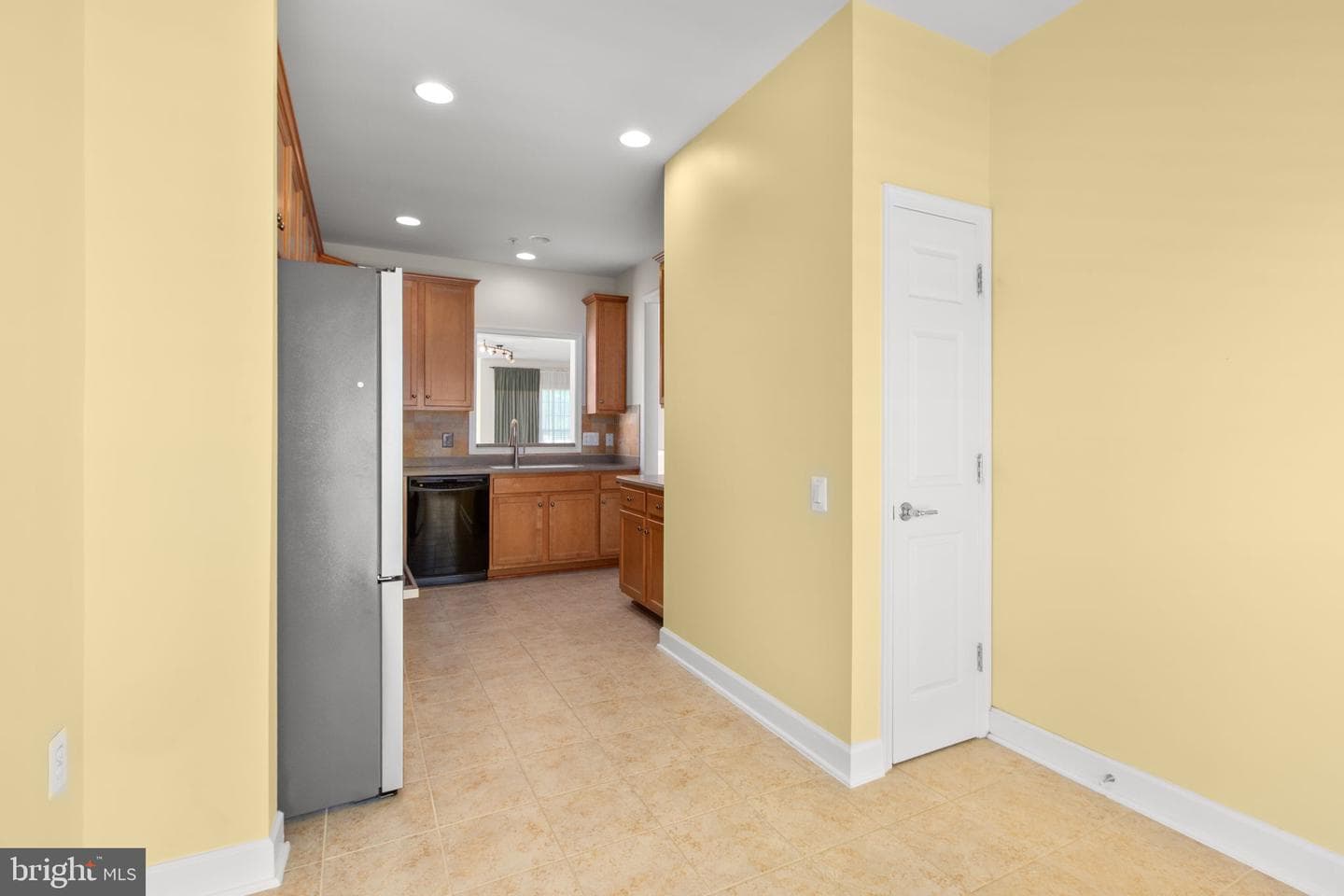 76 Denison St photo 7