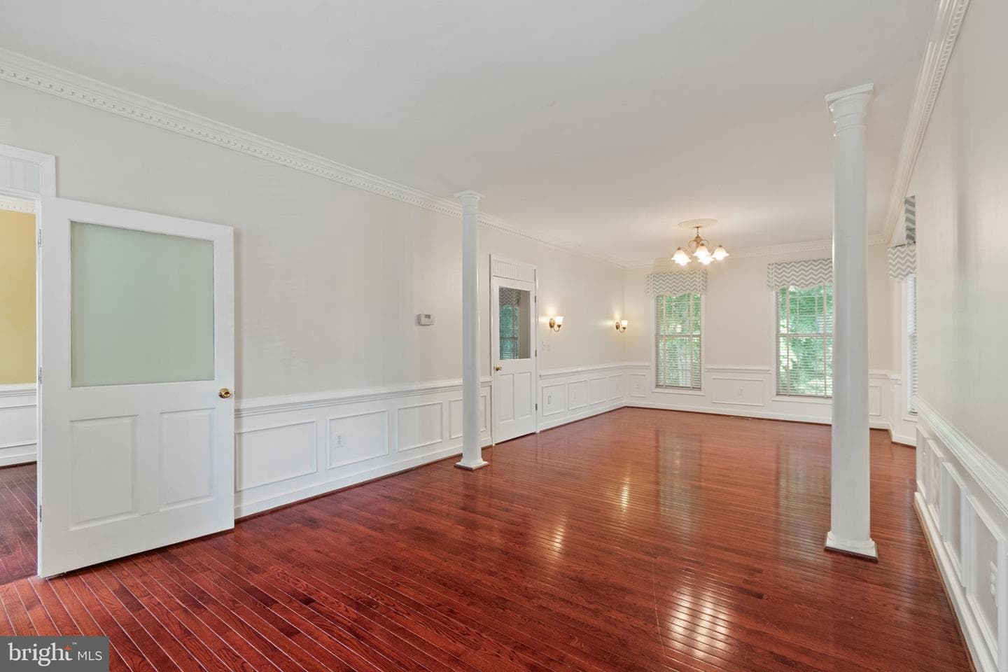 46 Monument Drive photo 13