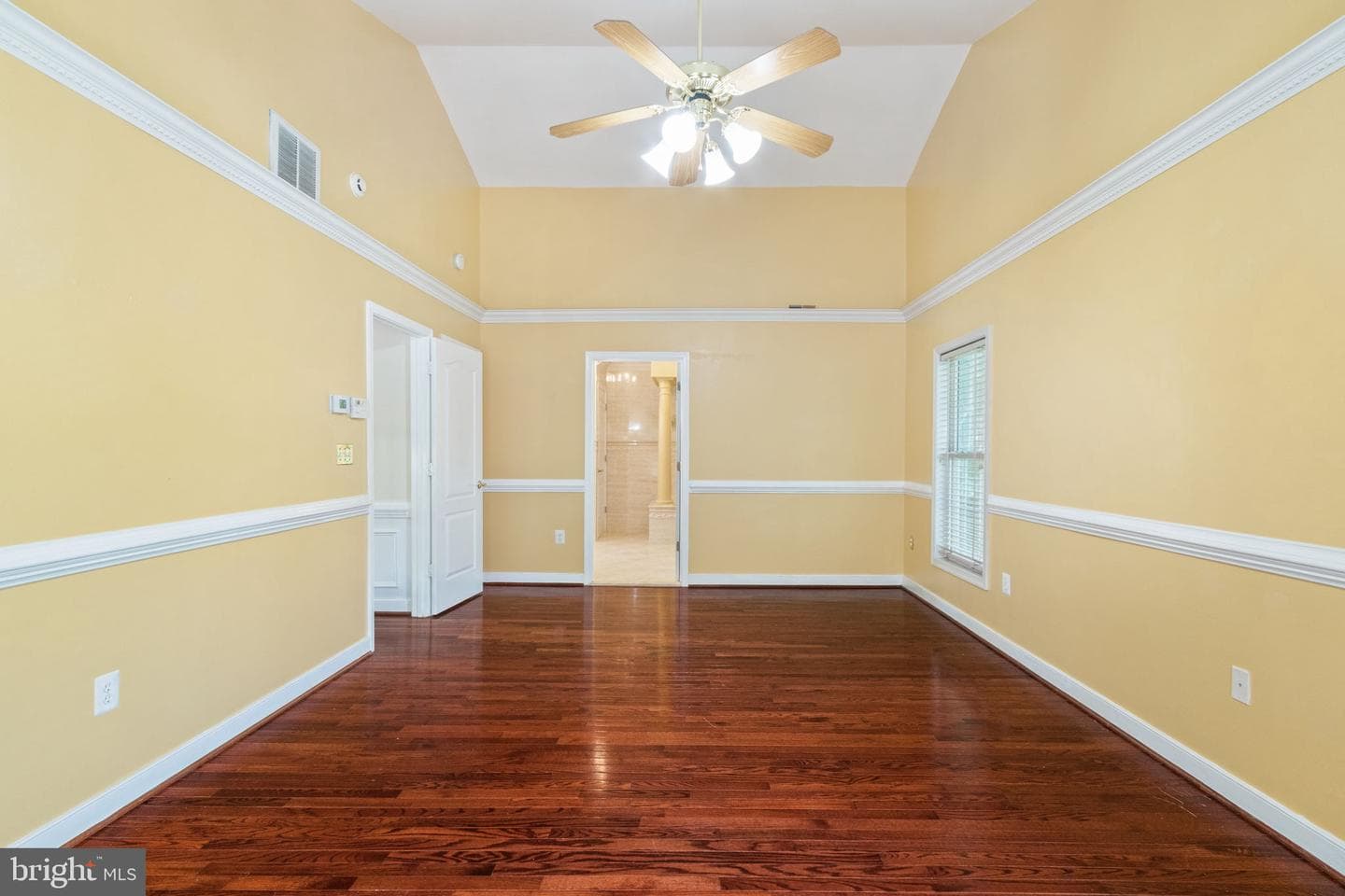 46 Monument Drive photo 20