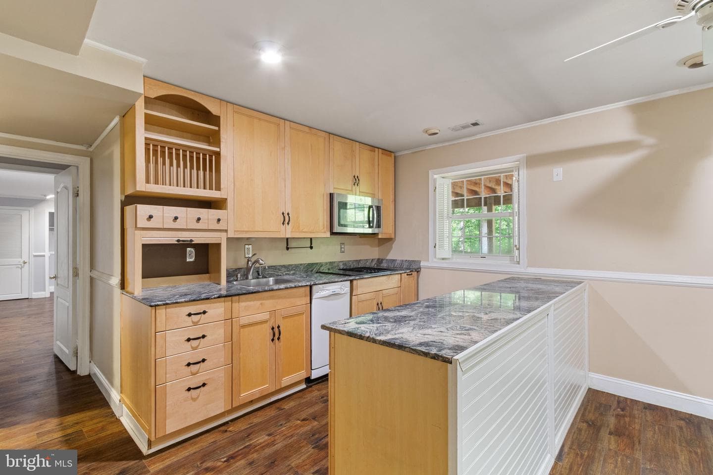 46 Monument Drive photo 33