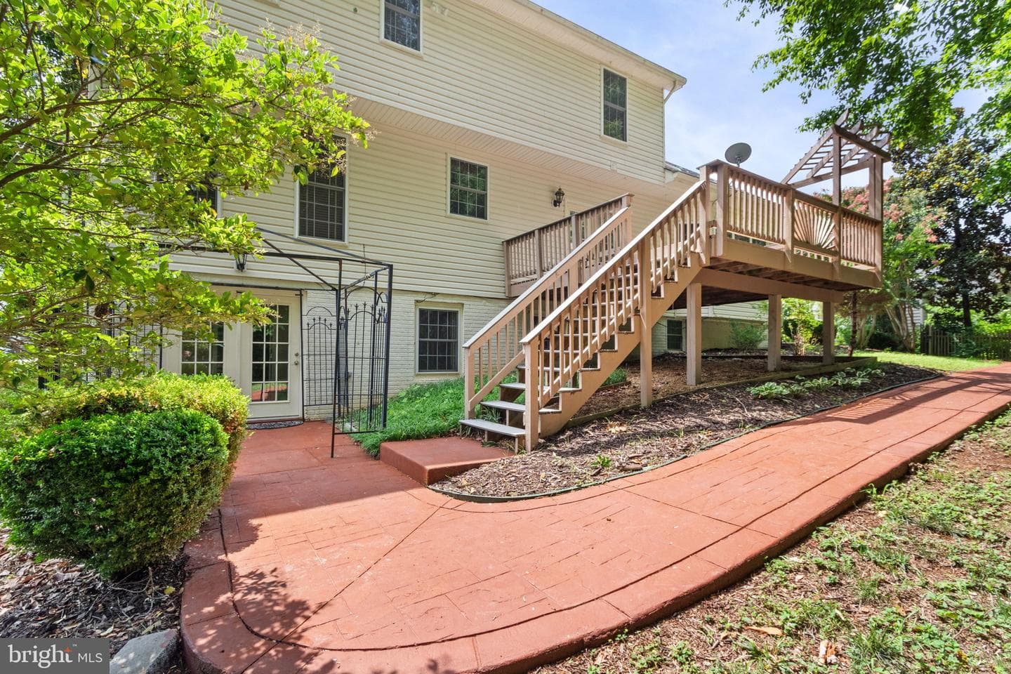 46 Monument Drive photo 40