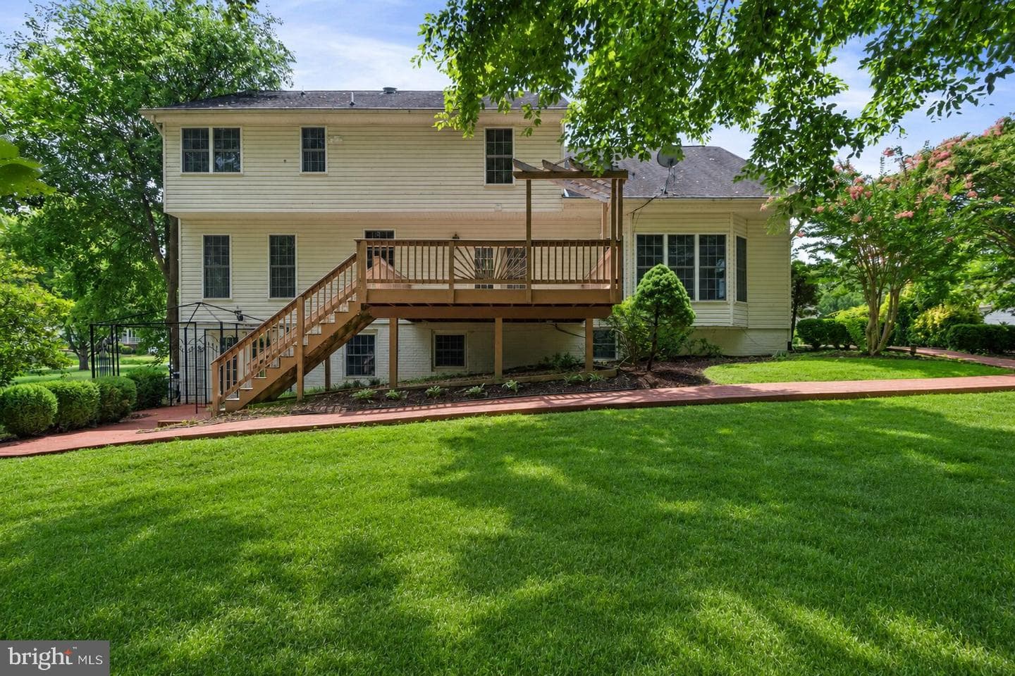 46 Monument Drive photo 41