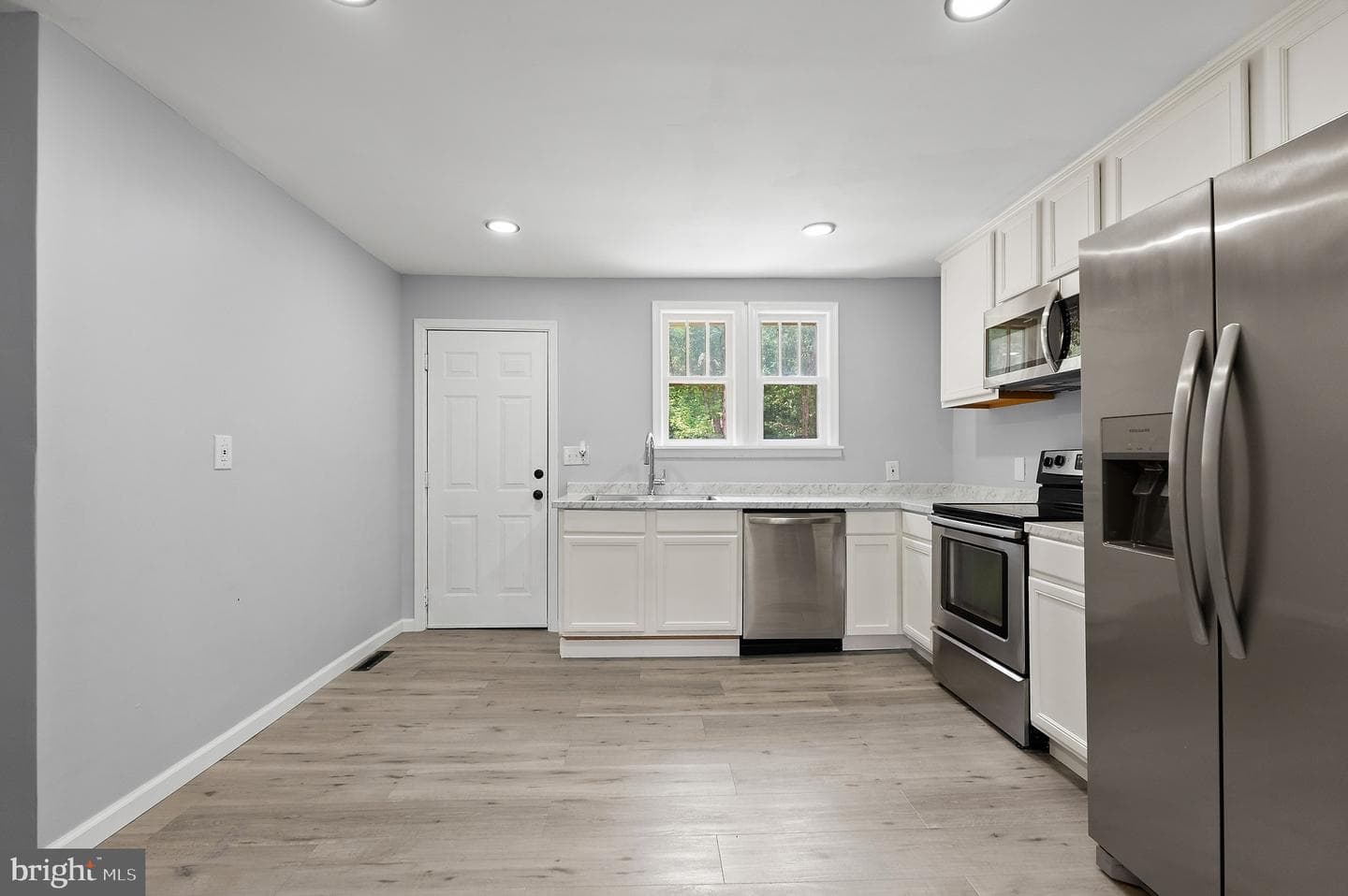 1529 Mountain View Road photo 17
