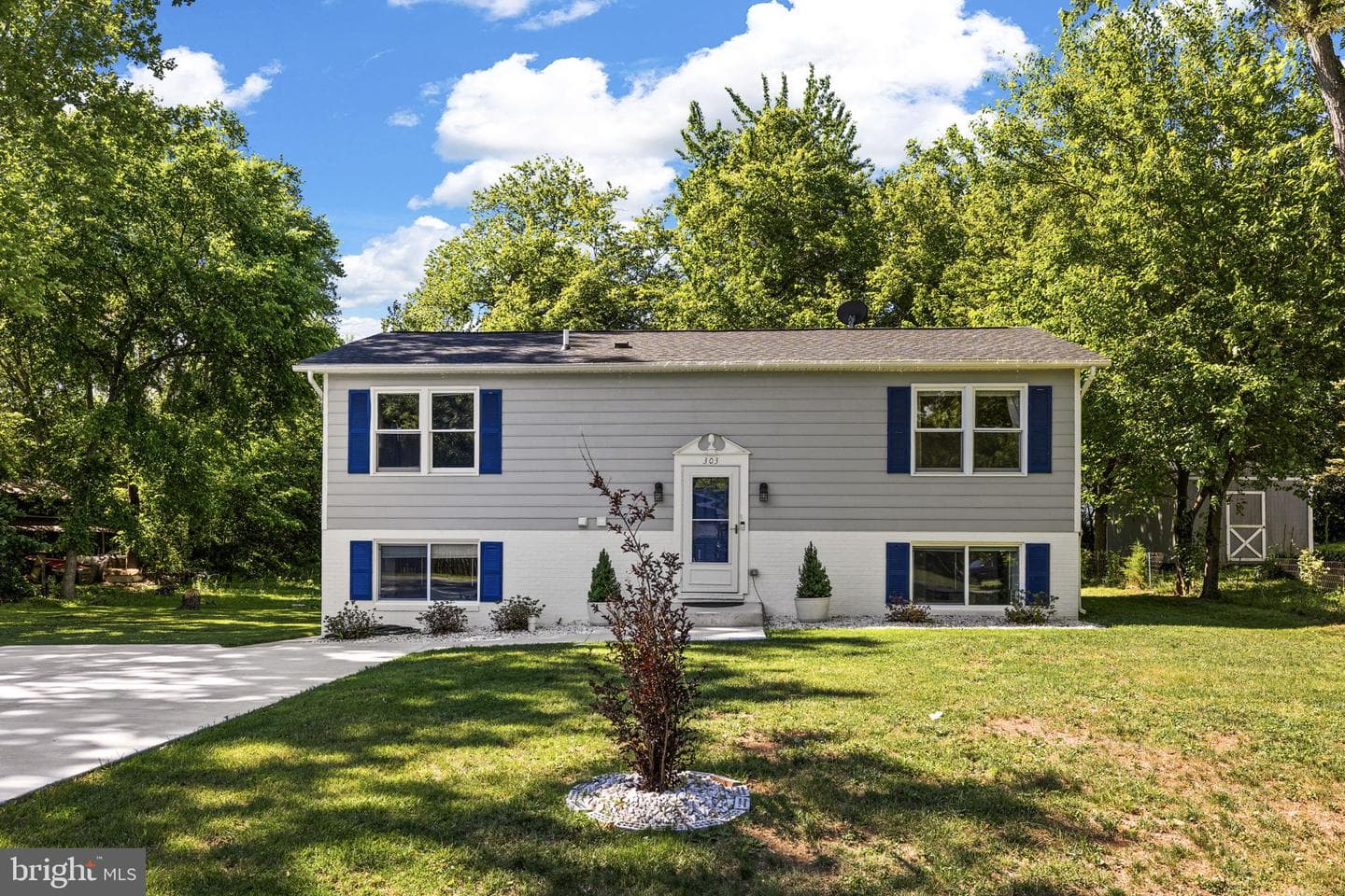 303 Via De Rosa Dr, Stafford