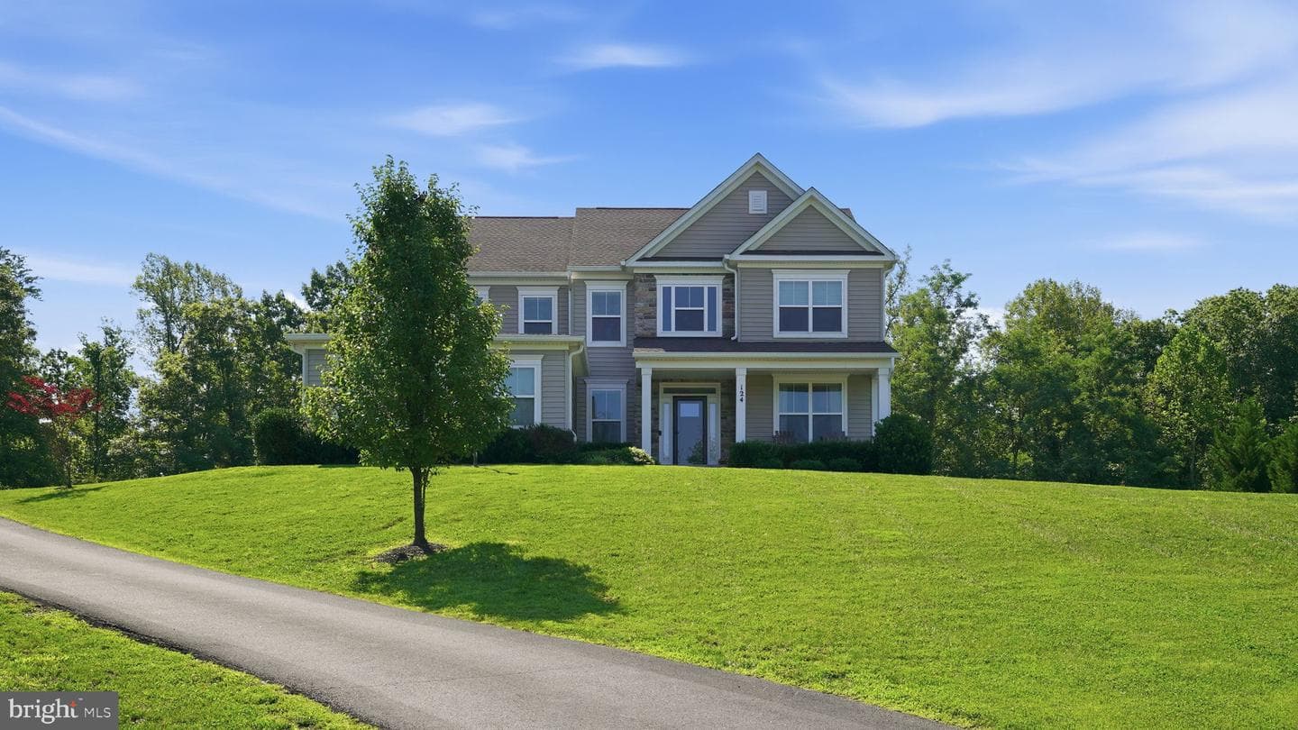 124 Brooke Point Court photo 3