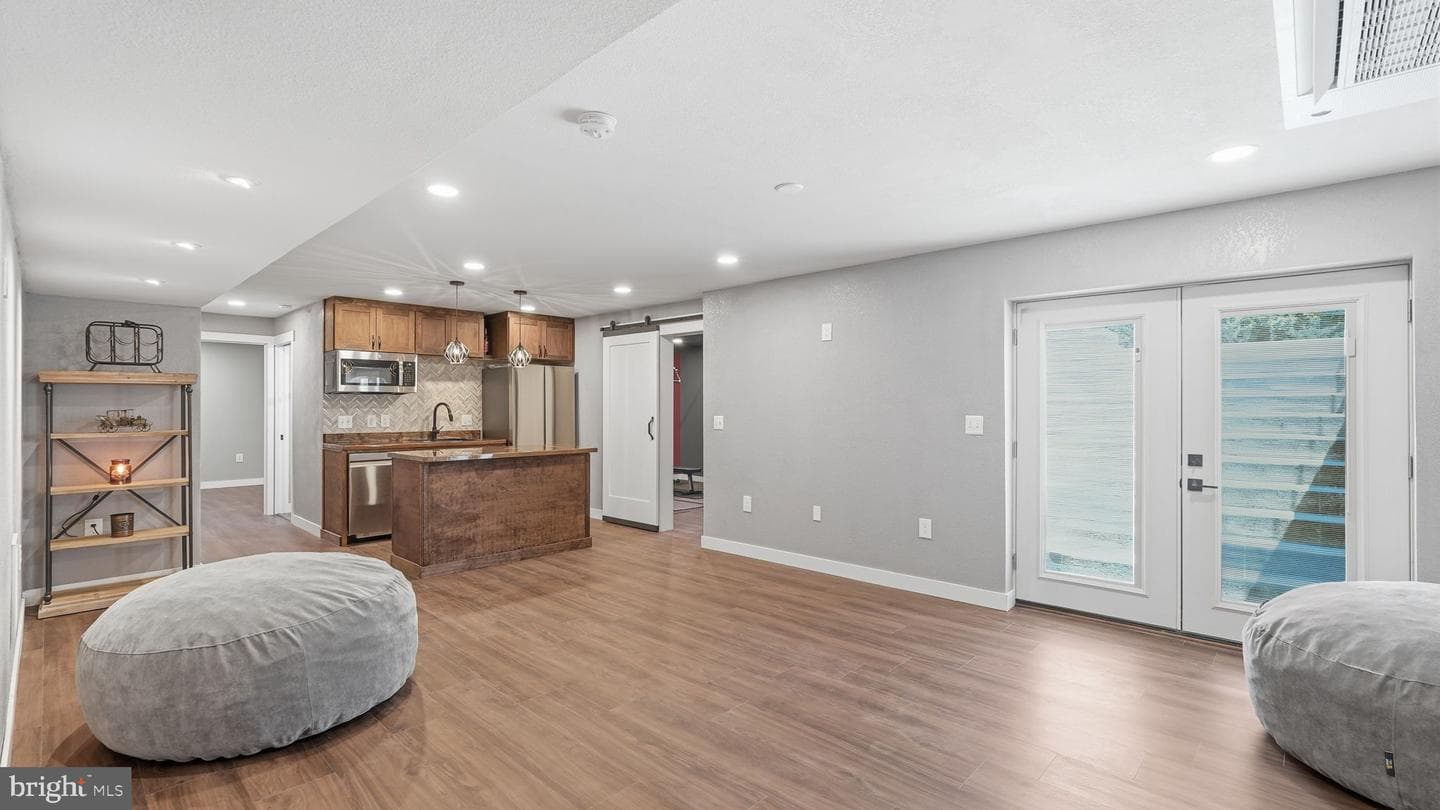 124 Brooke Point Court photo 39
